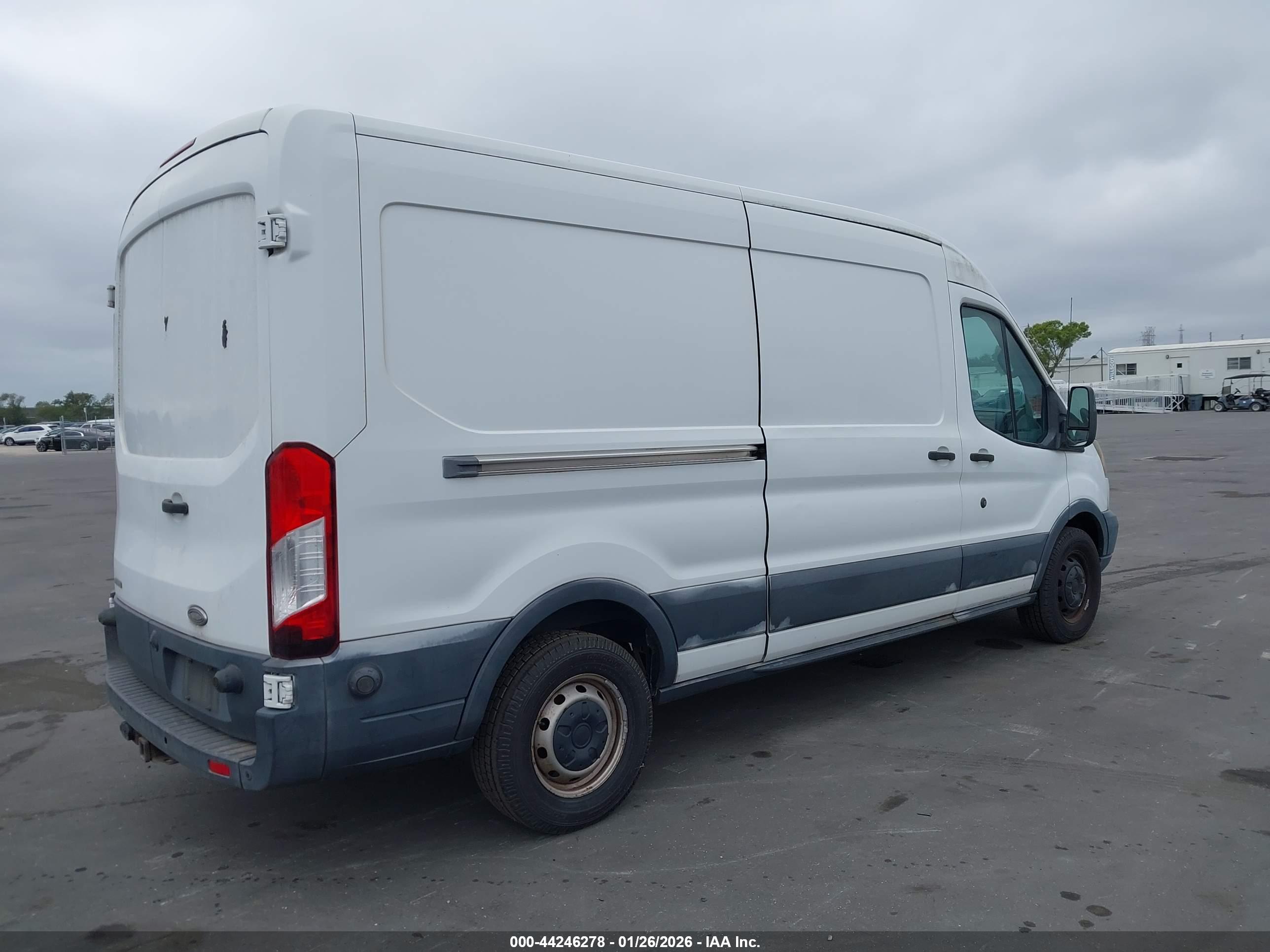 FORD TRANSIT-250 image 4