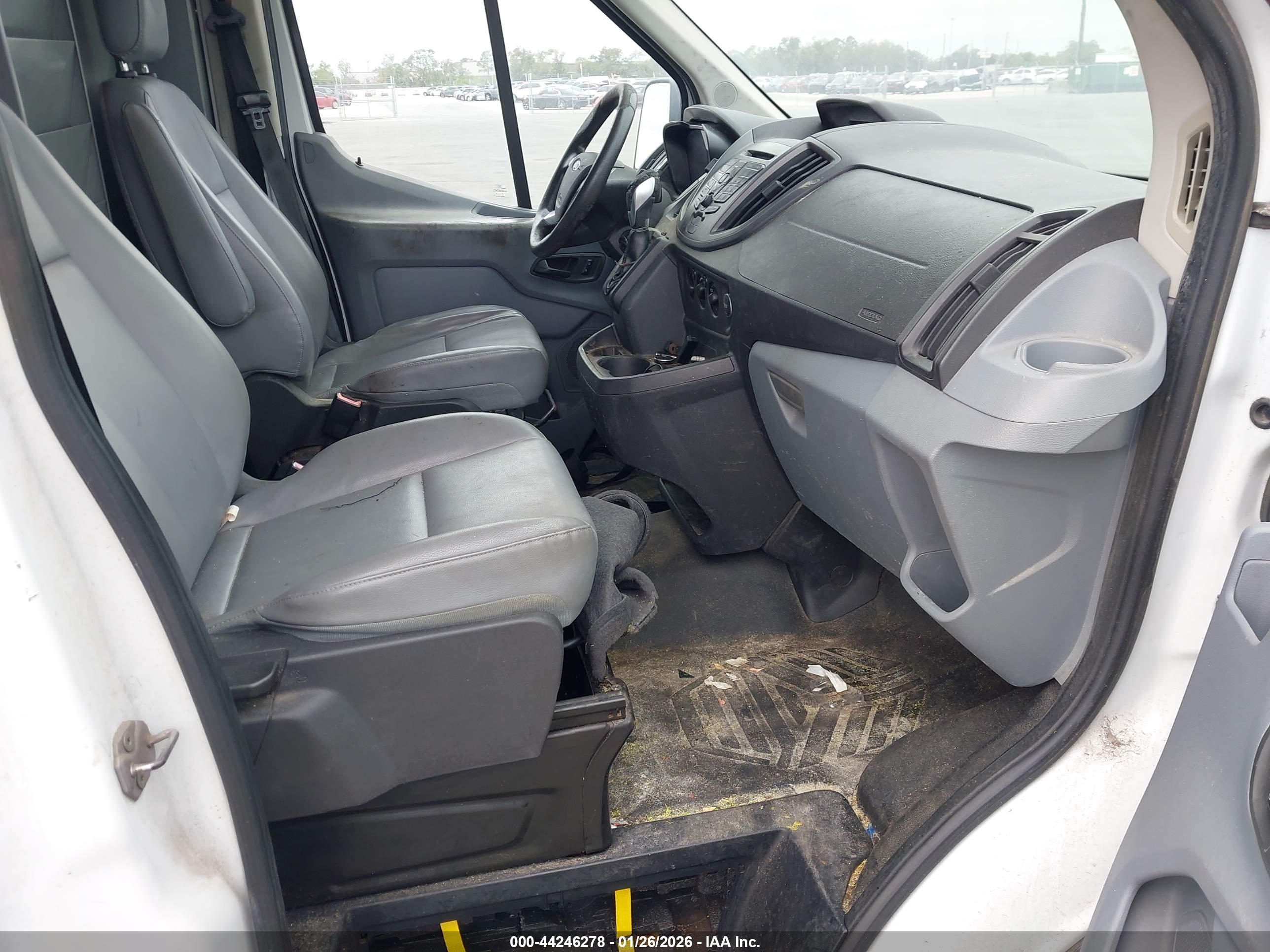 FORD TRANSIT-250 image 5