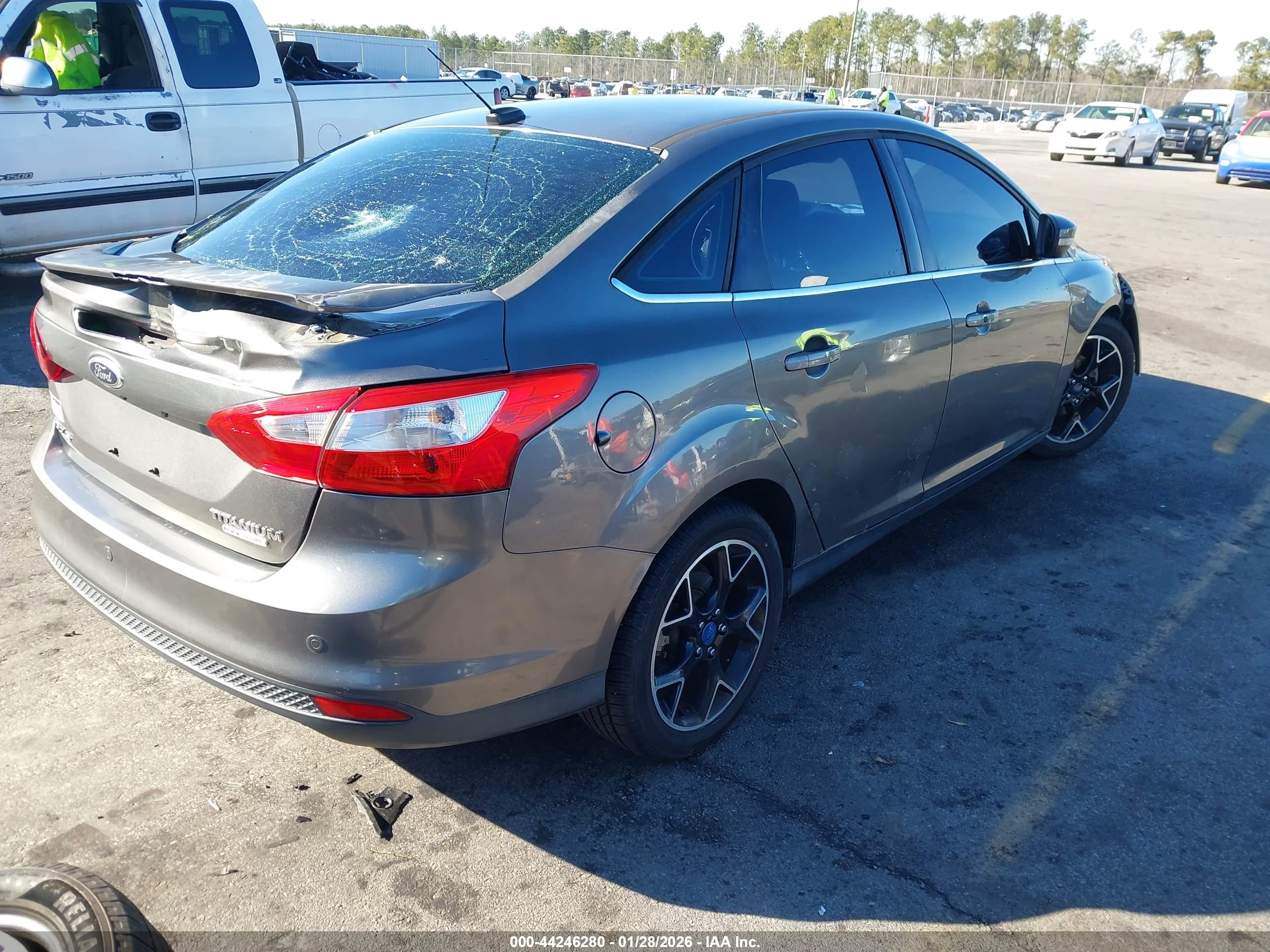 FORD FOCUS image 4