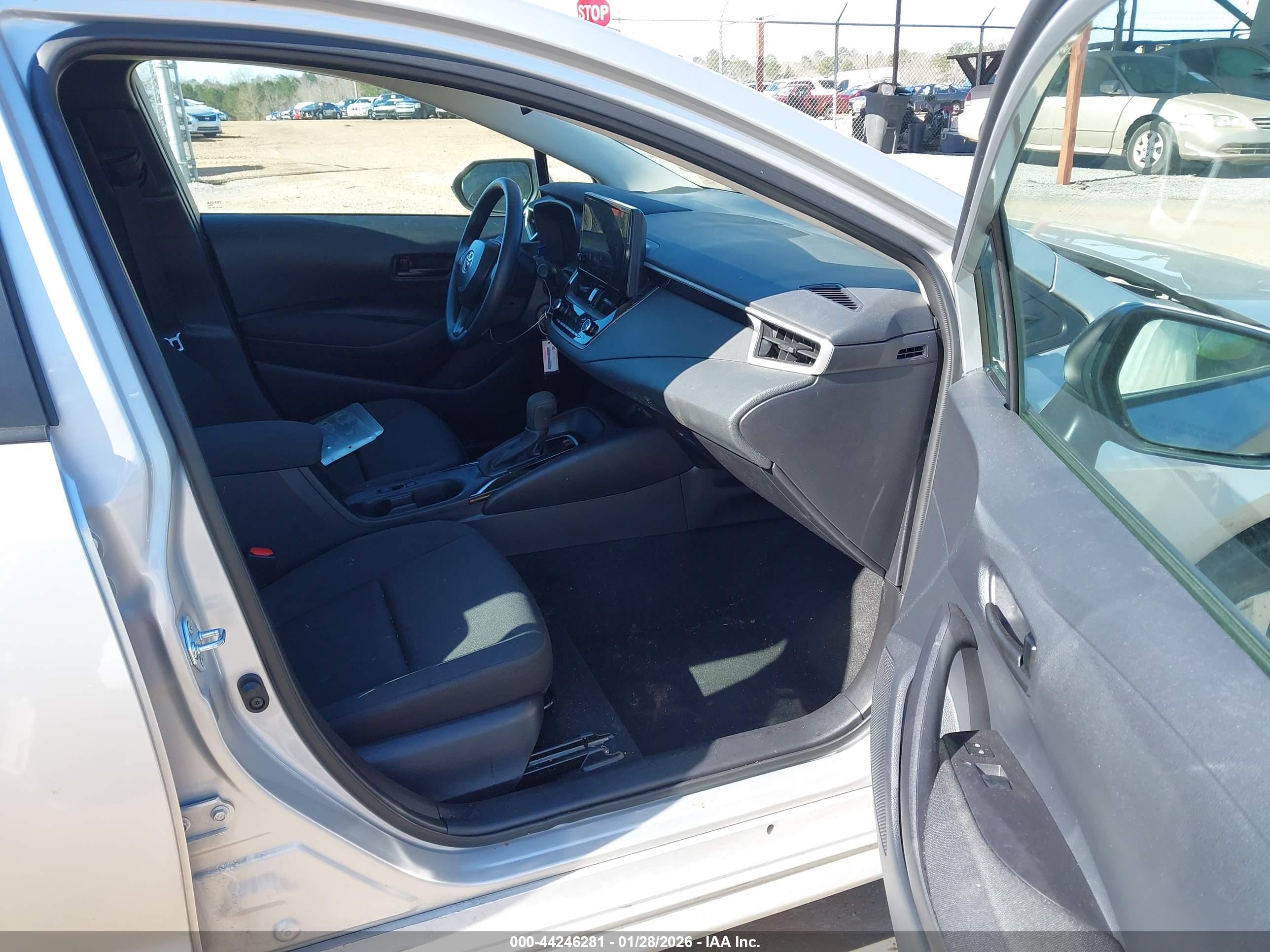 TOYOTA COROLLA image 5