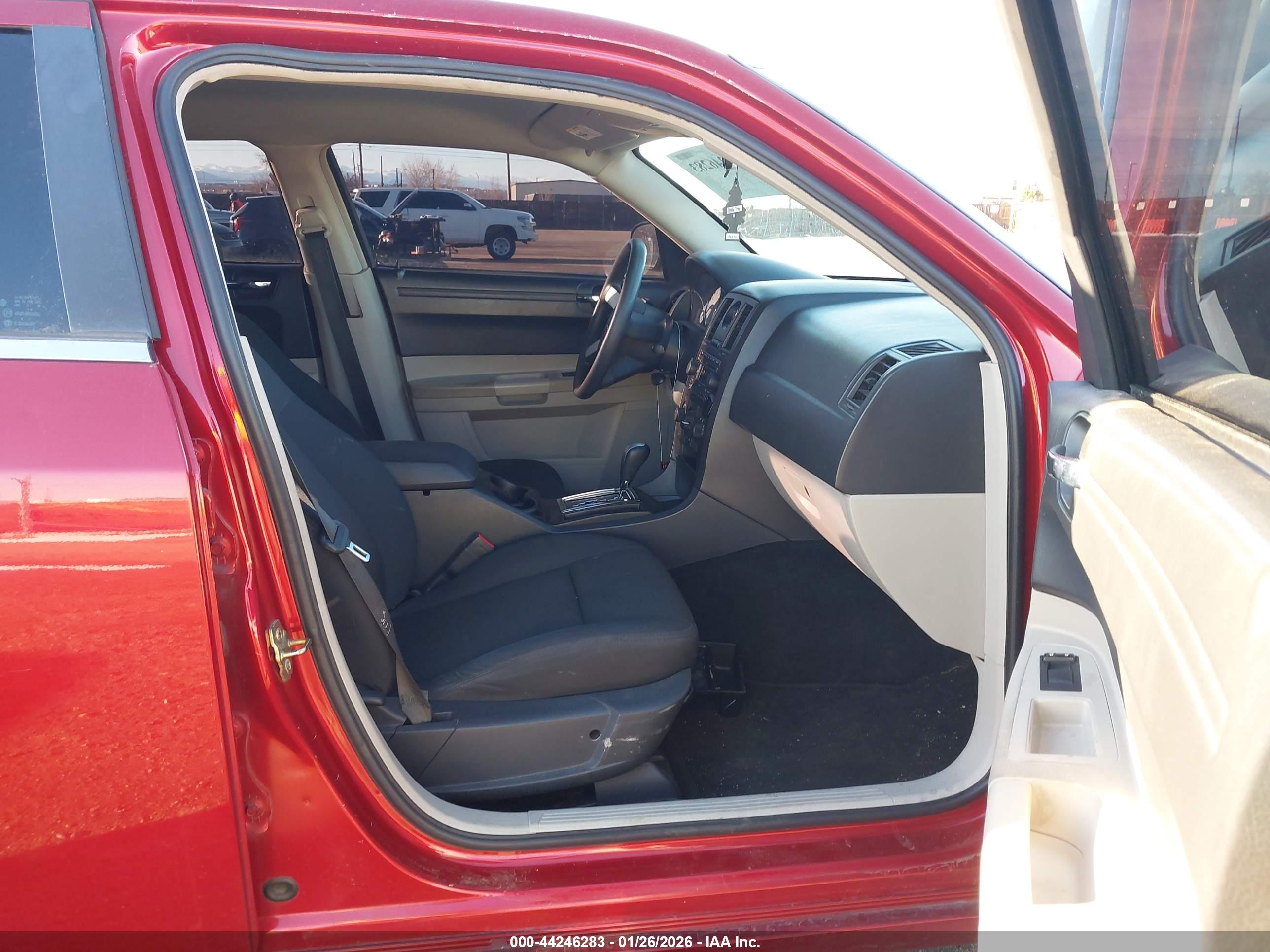 CHRYSLER 300 image 5