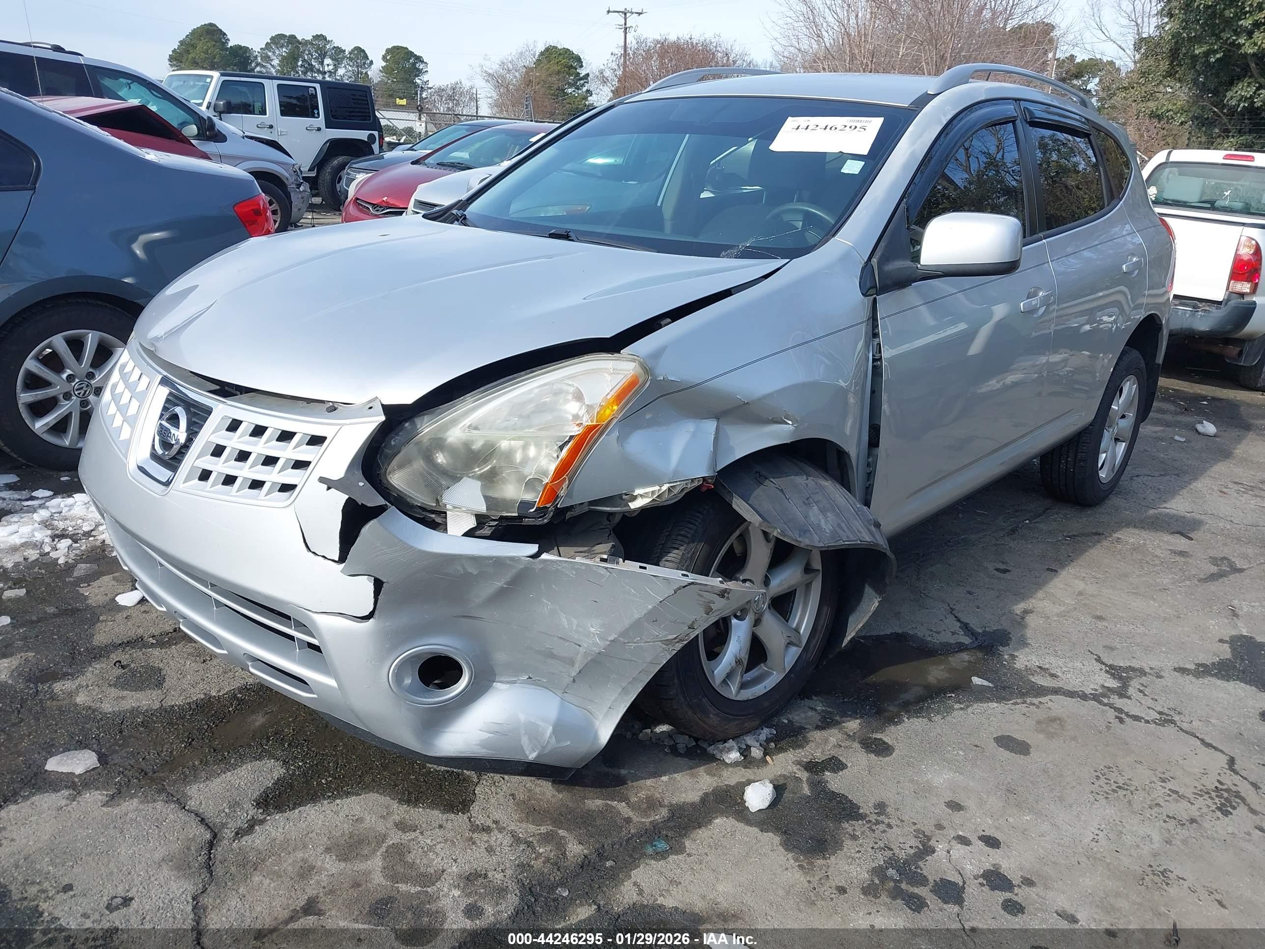 NISSAN ROGUE image 2