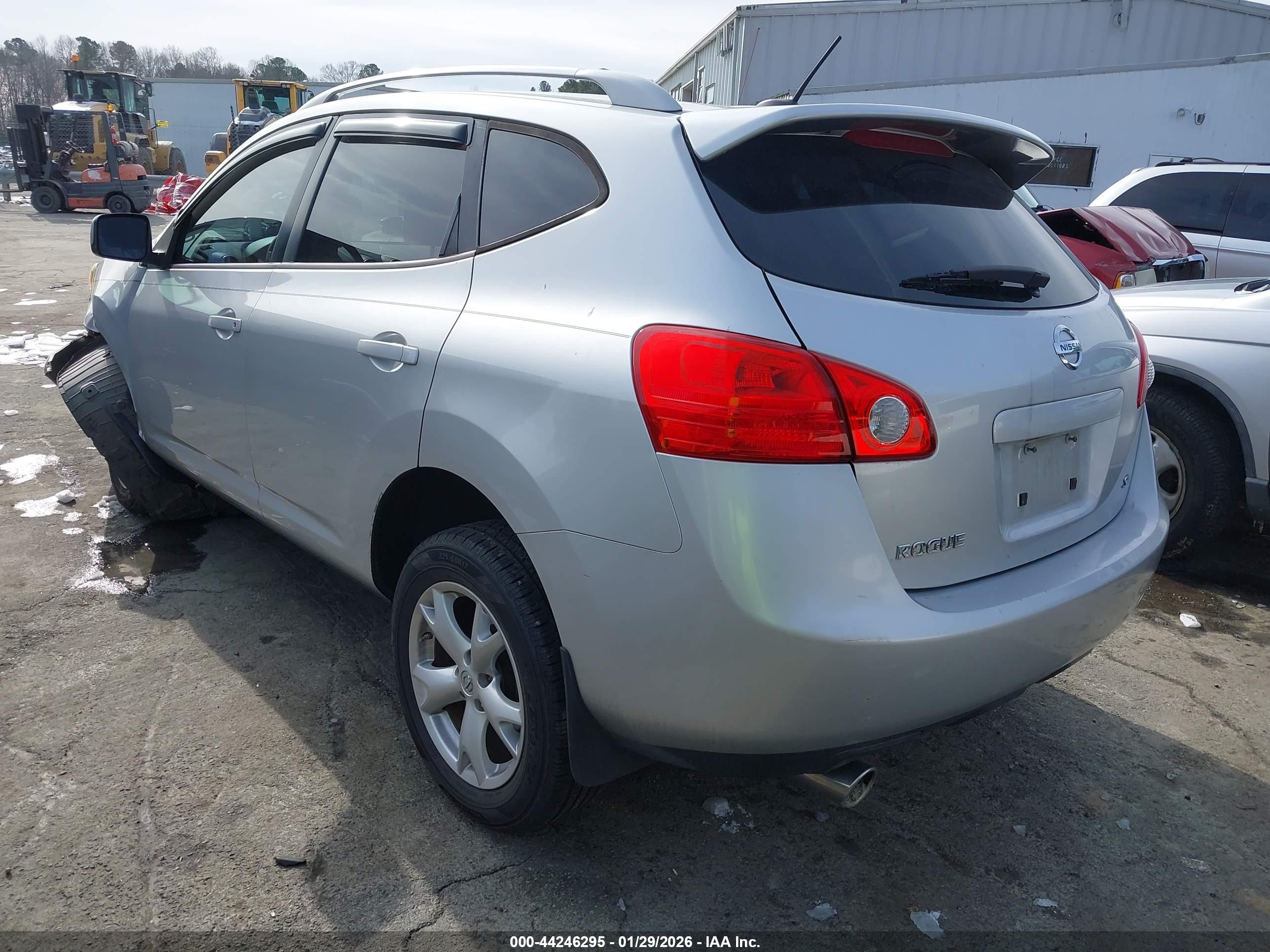 NISSAN ROGUE image 3