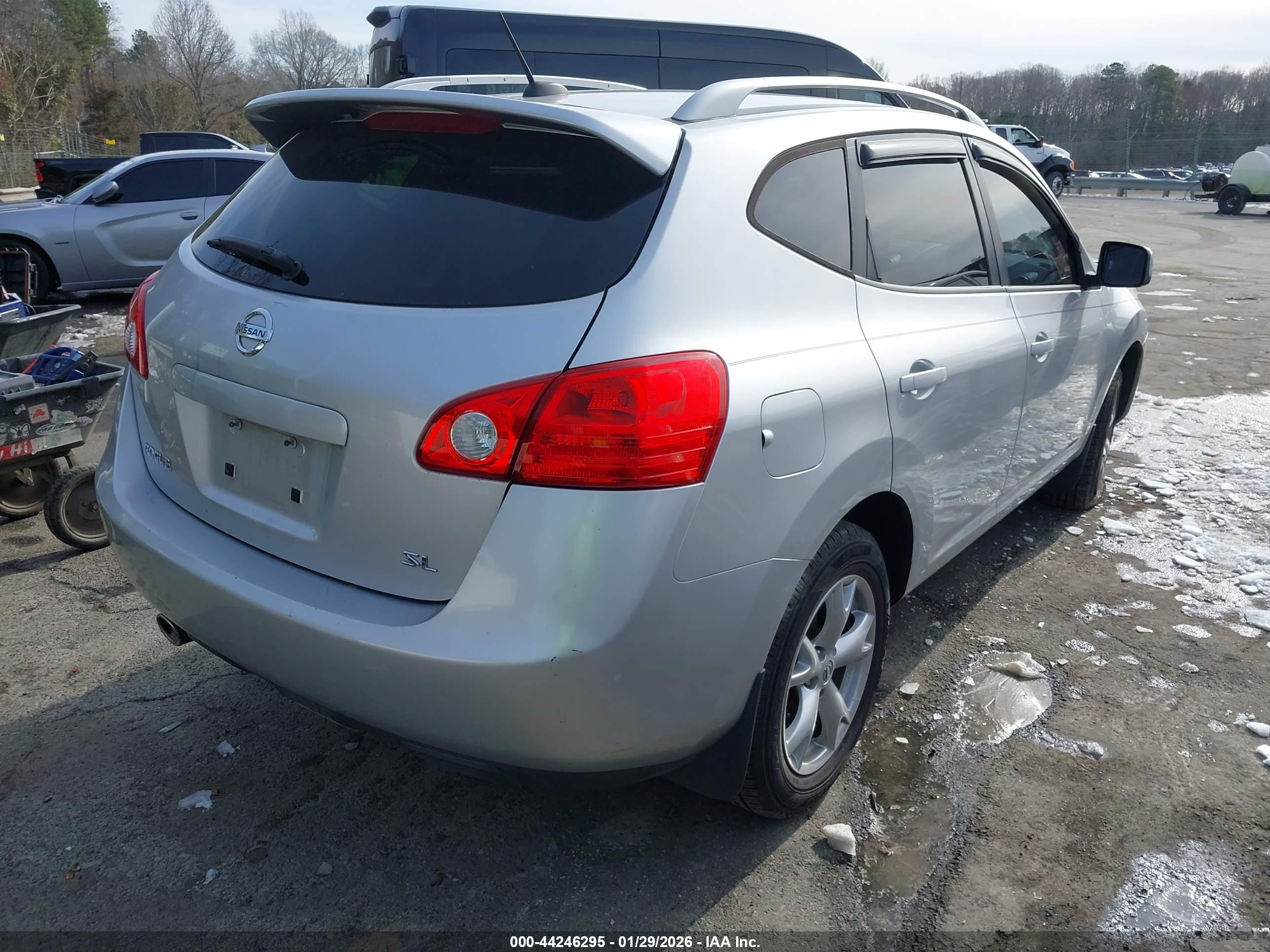 NISSAN ROGUE image 4