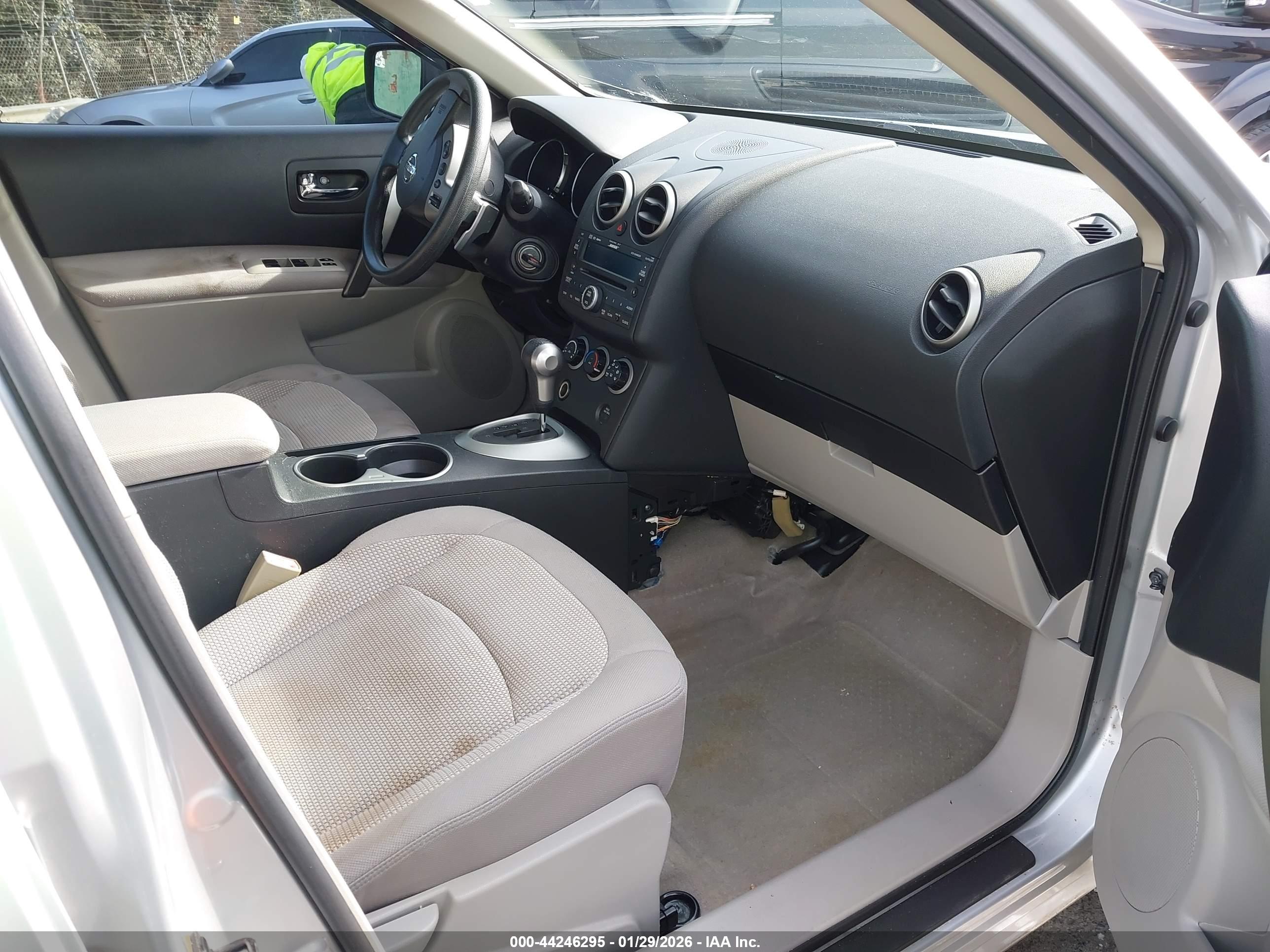 NISSAN ROGUE image 5