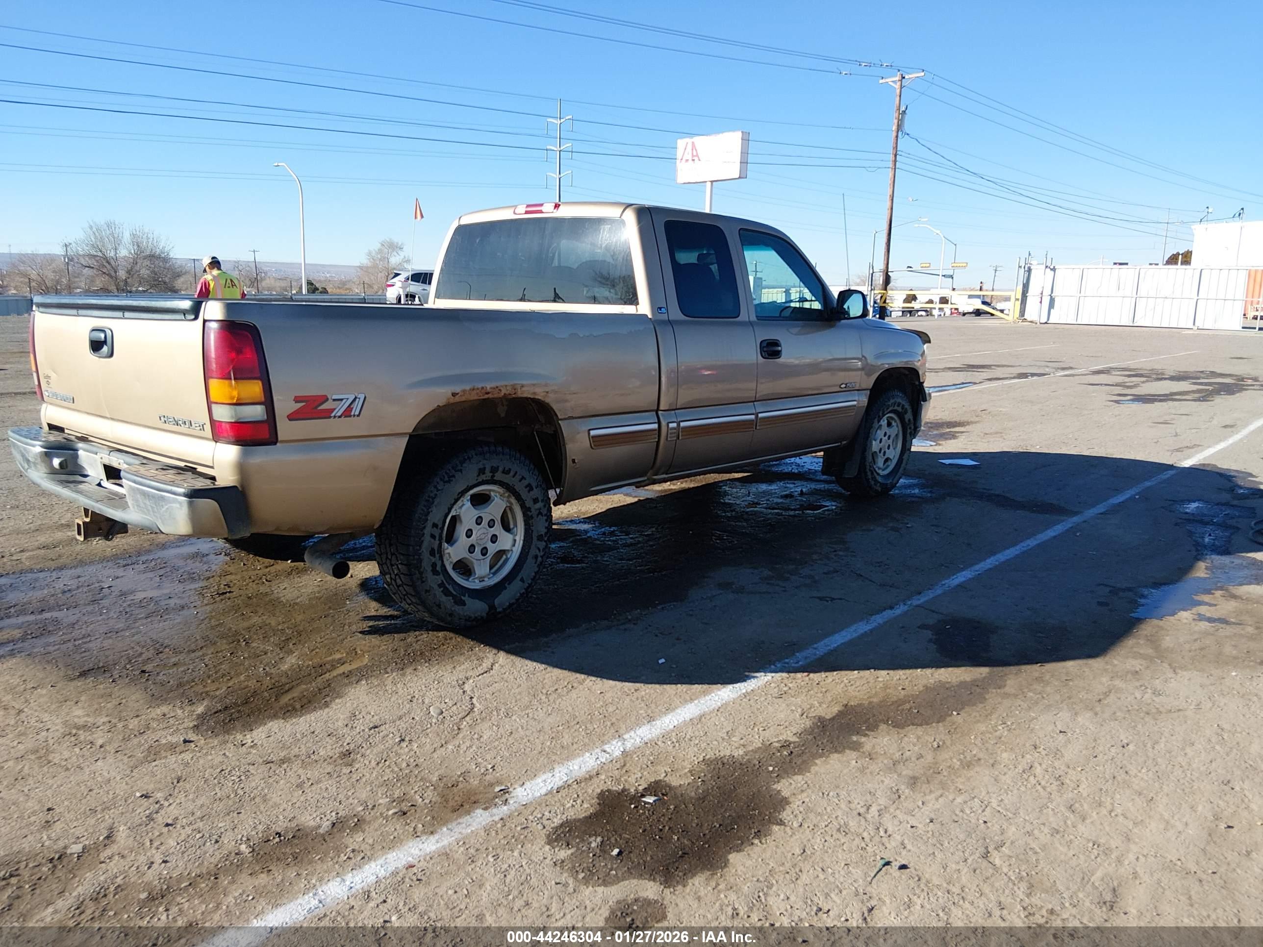 CHEVROLET SILVERADO image 4