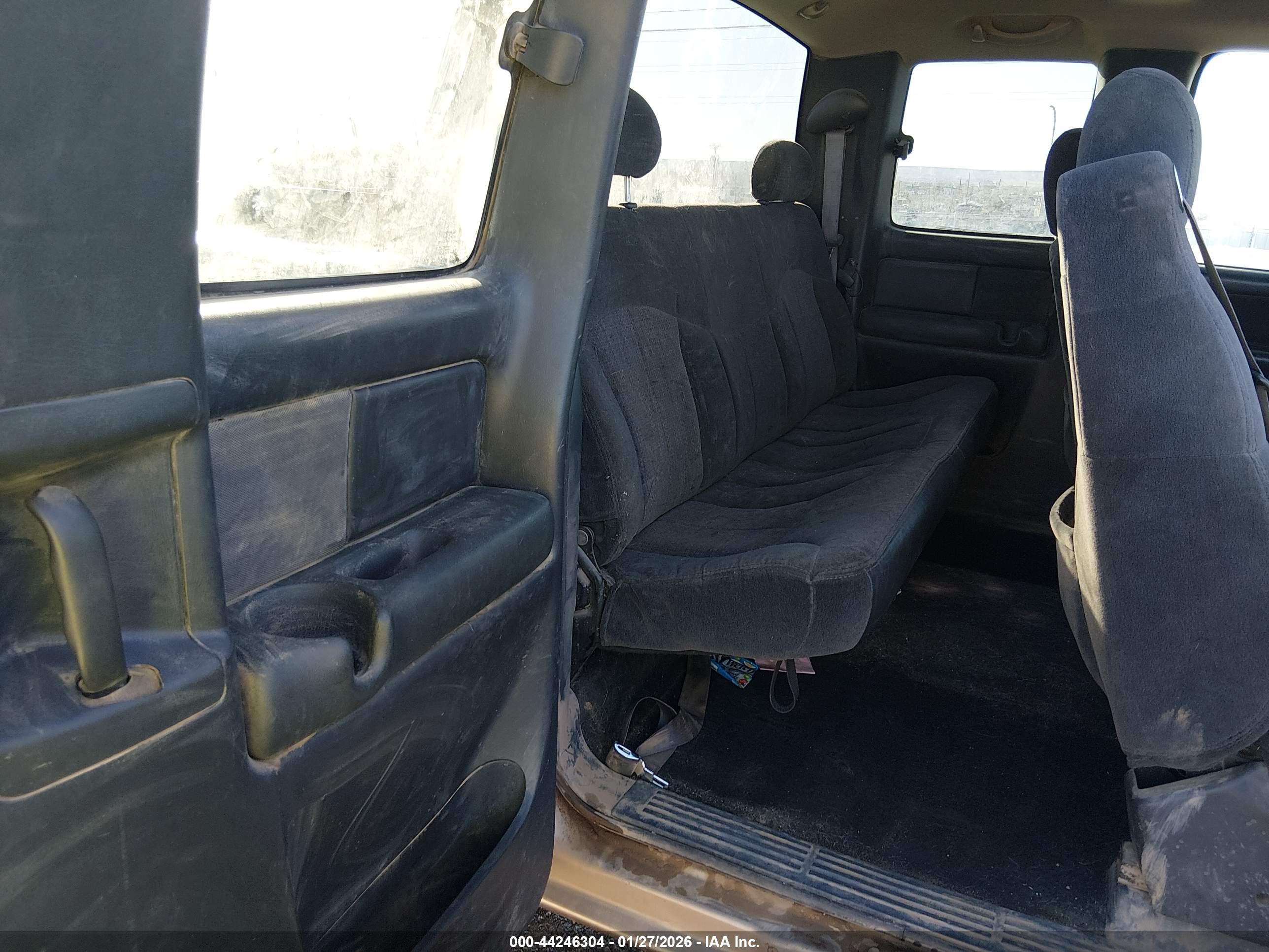 CHEVROLET SILVERADO image 8