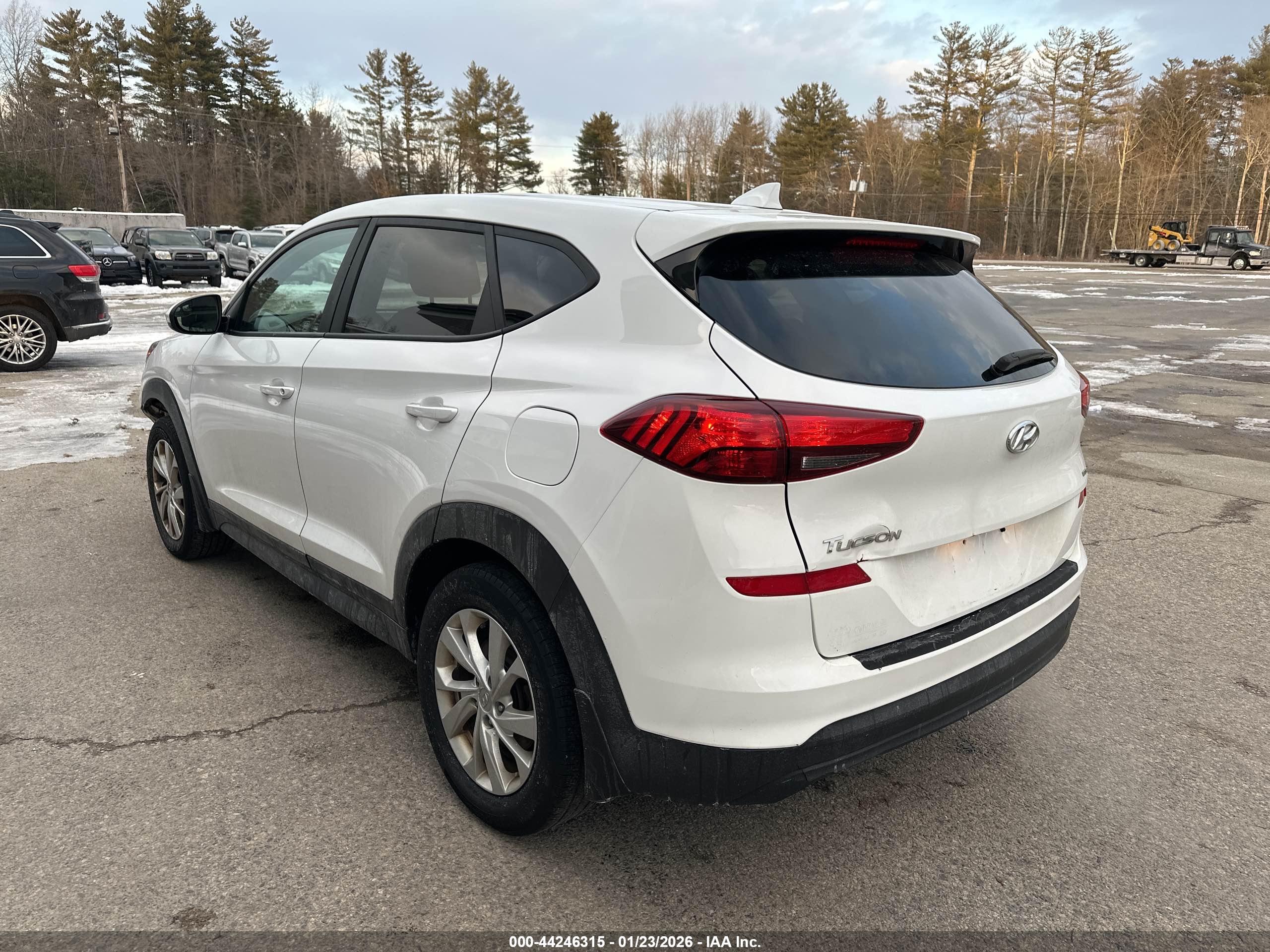 HYUNDAI TUCSON image 3