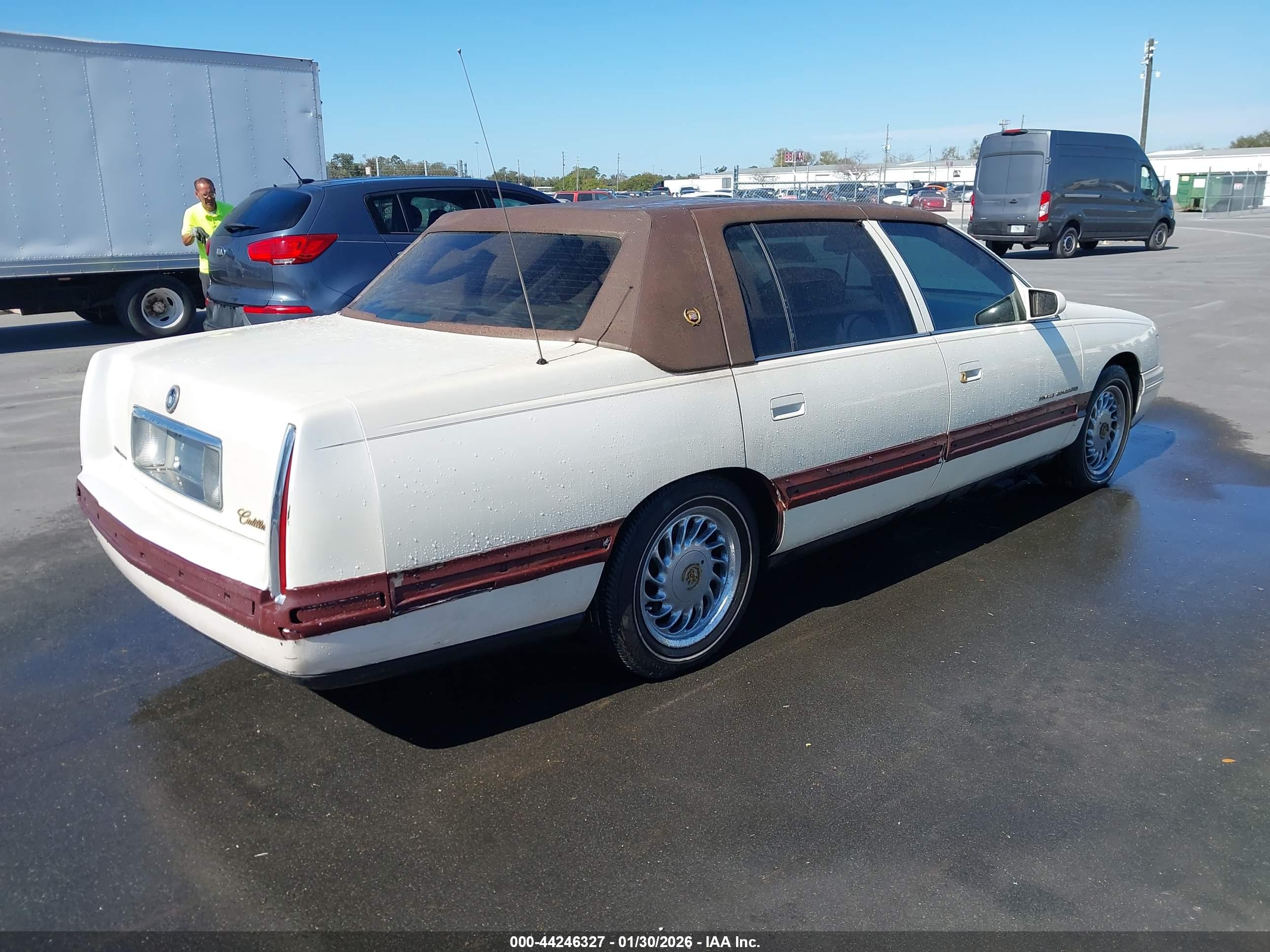 CADILLAC DEVILLE image 4
