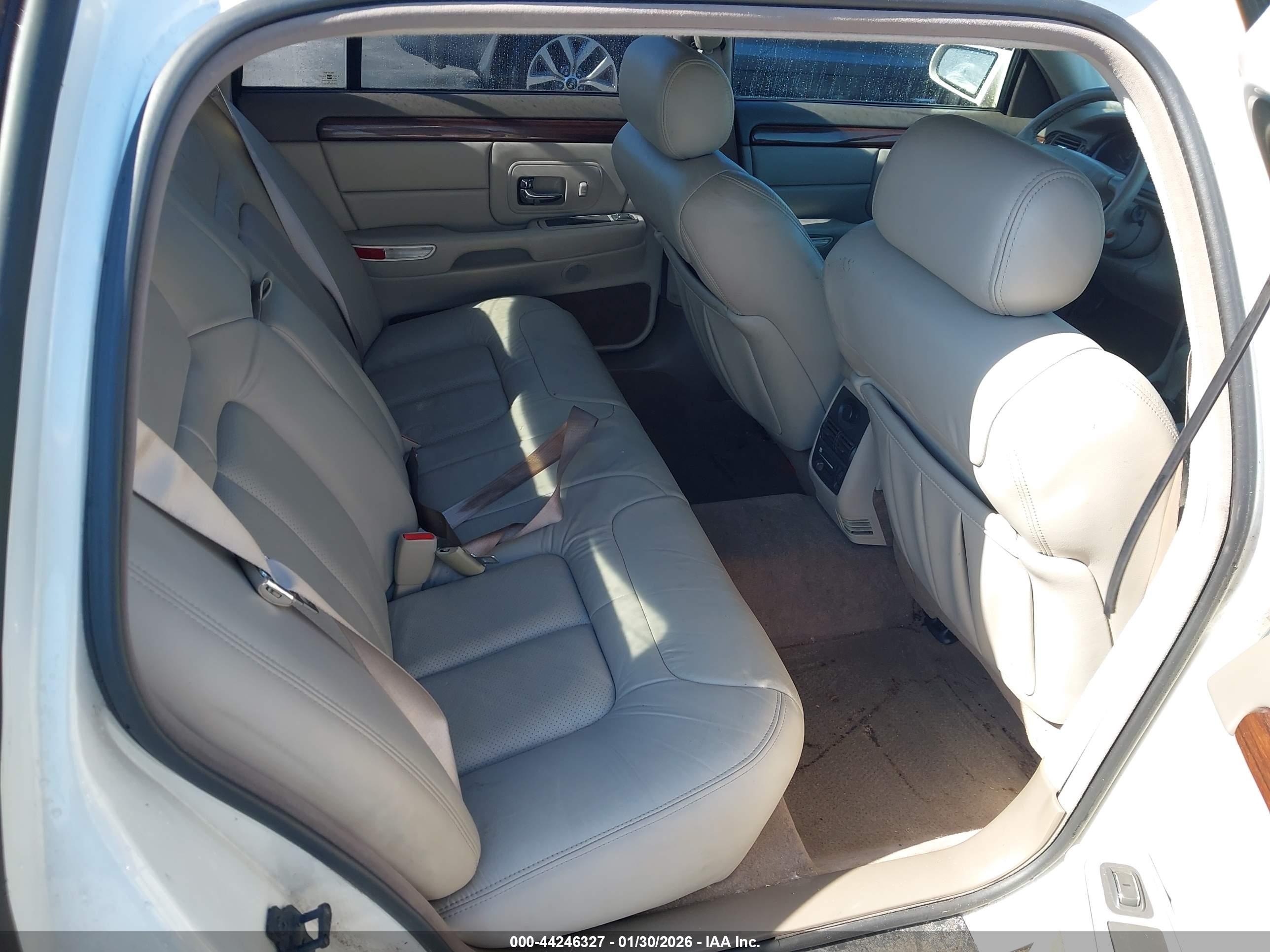 CADILLAC DEVILLE image 8