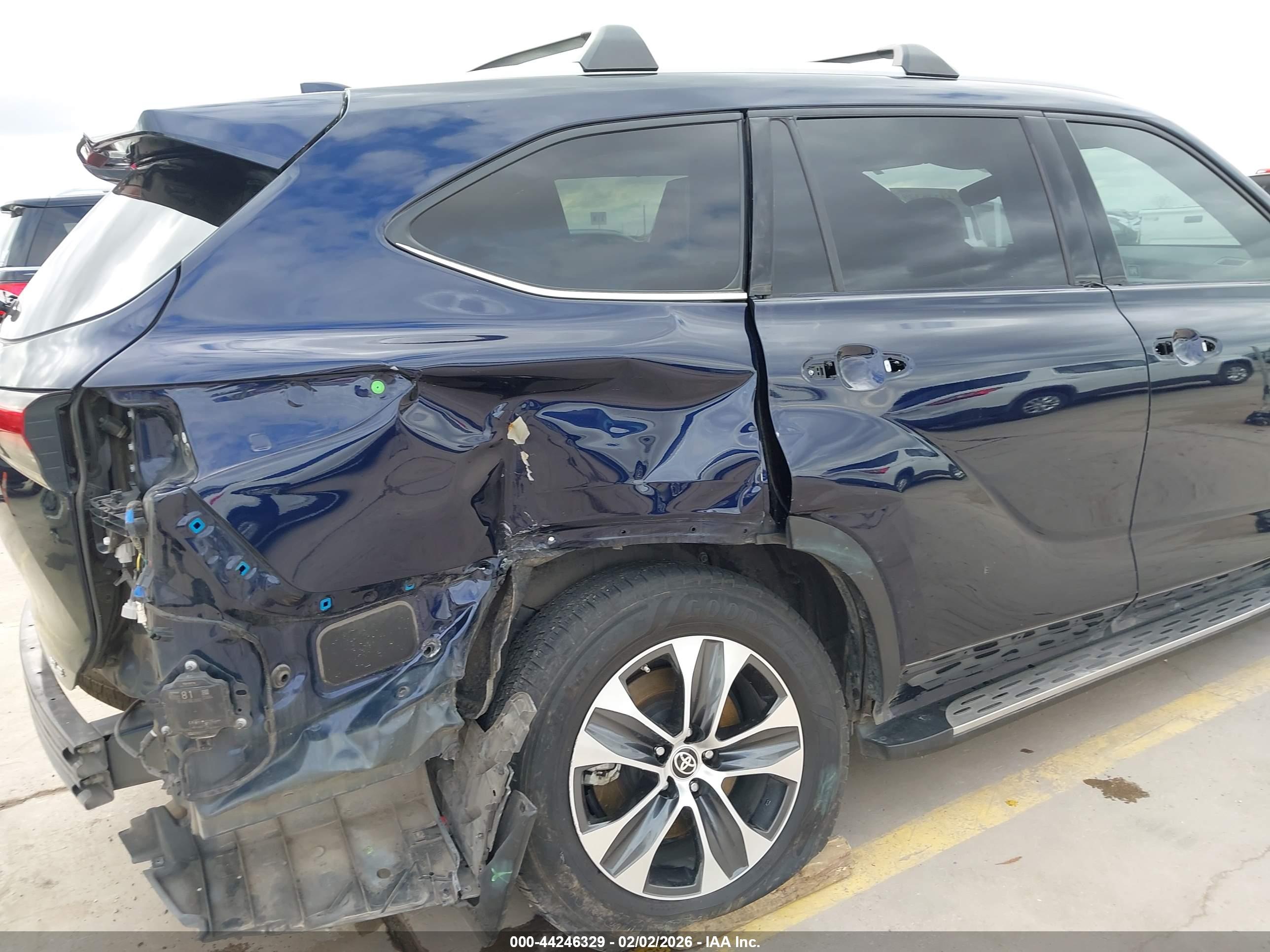TOYOTA HIGHLANDER image 6