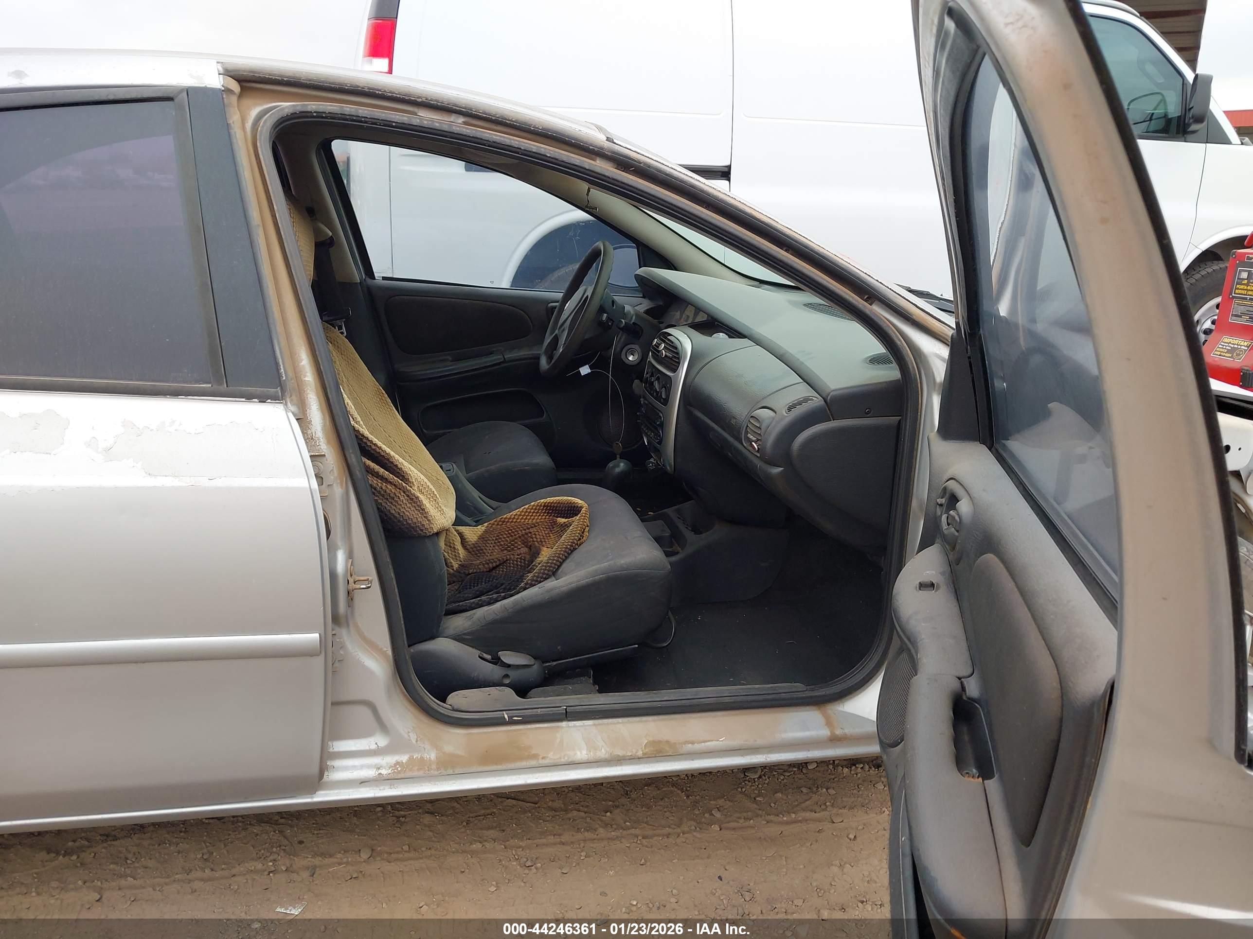 DODGE NEON image 5
