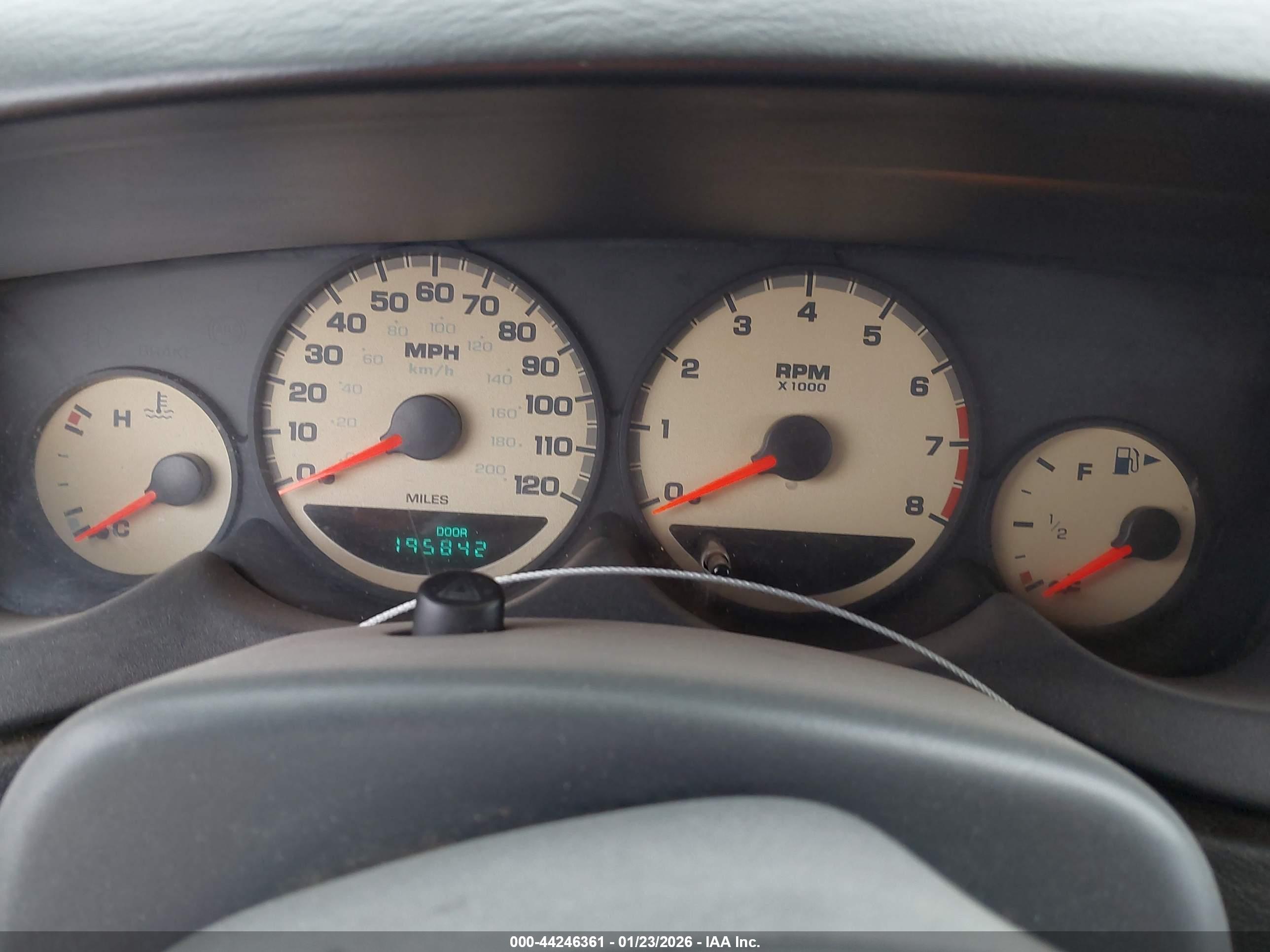DODGE NEON image 7