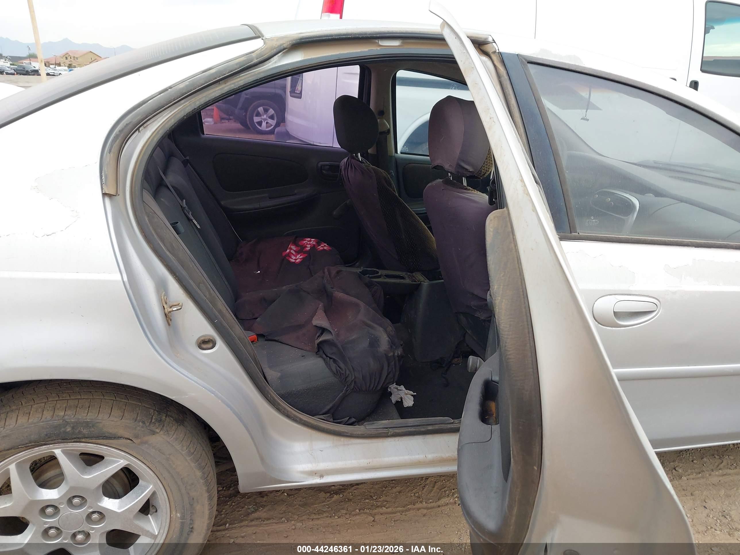 DODGE NEON image 8