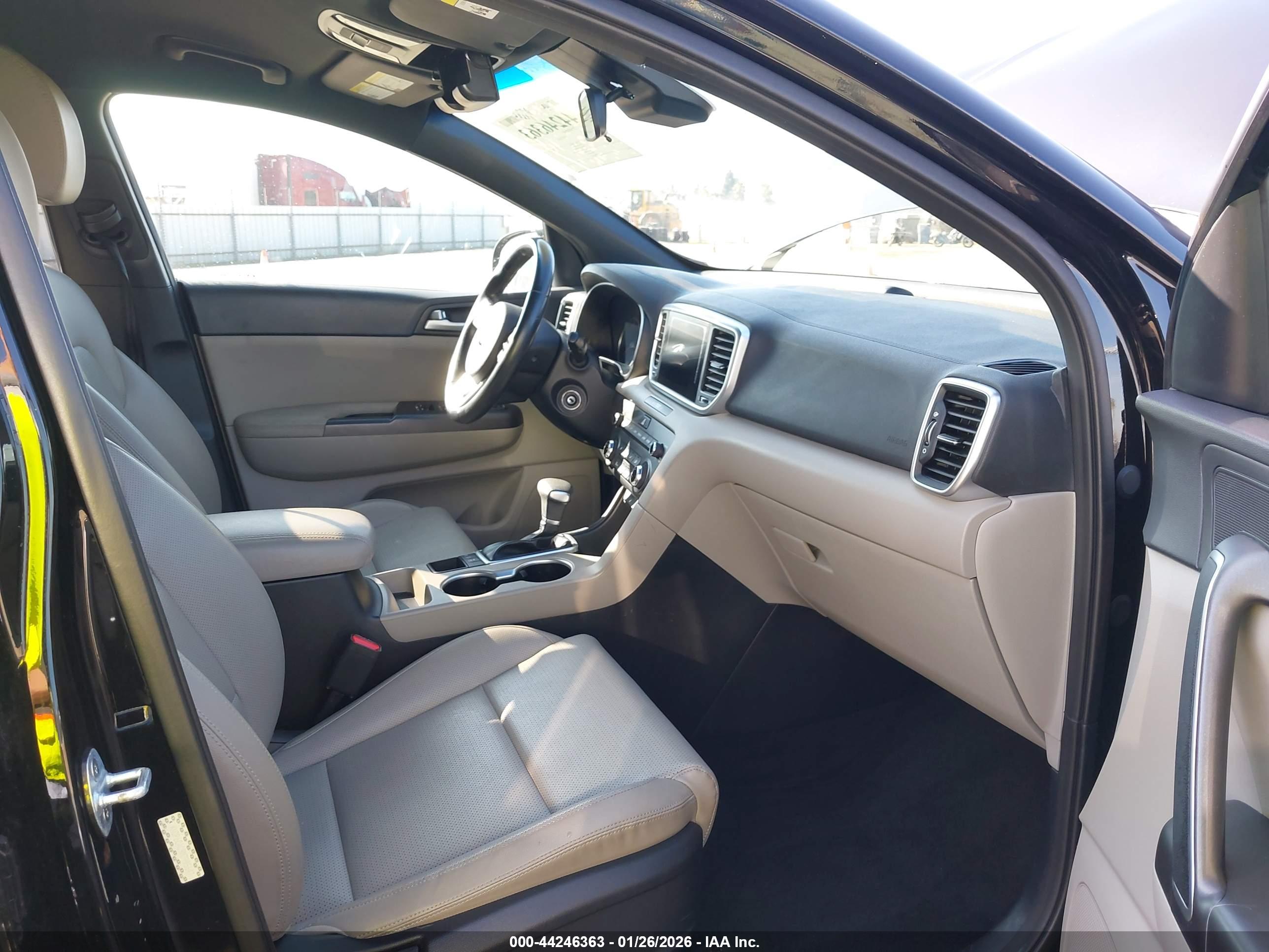 KIA SPORTAGE image 5