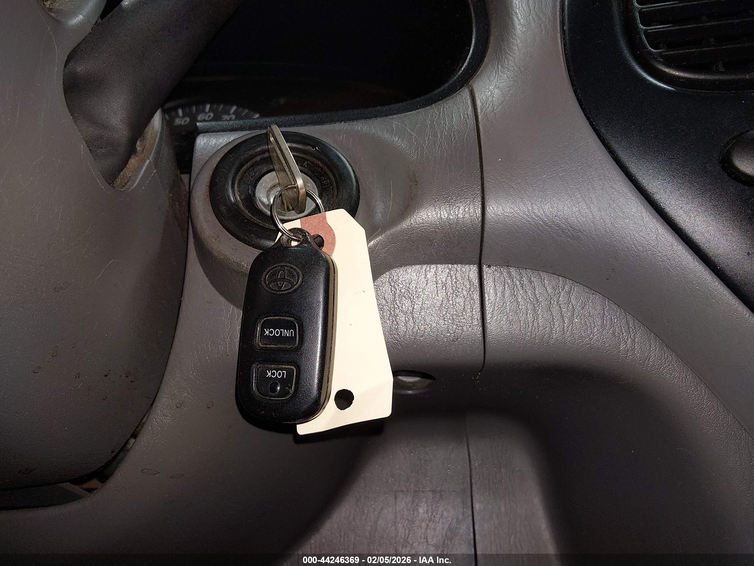 TOYOTA TUNDRA image 11