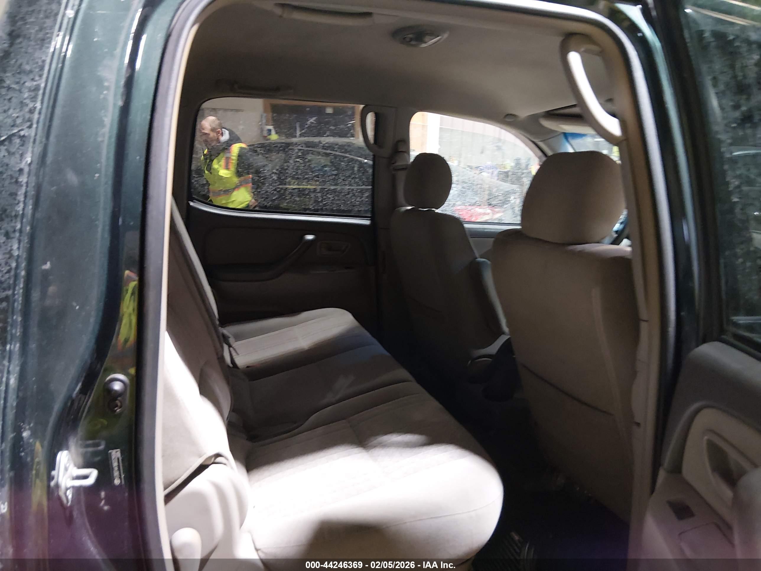 TOYOTA TUNDRA image 8