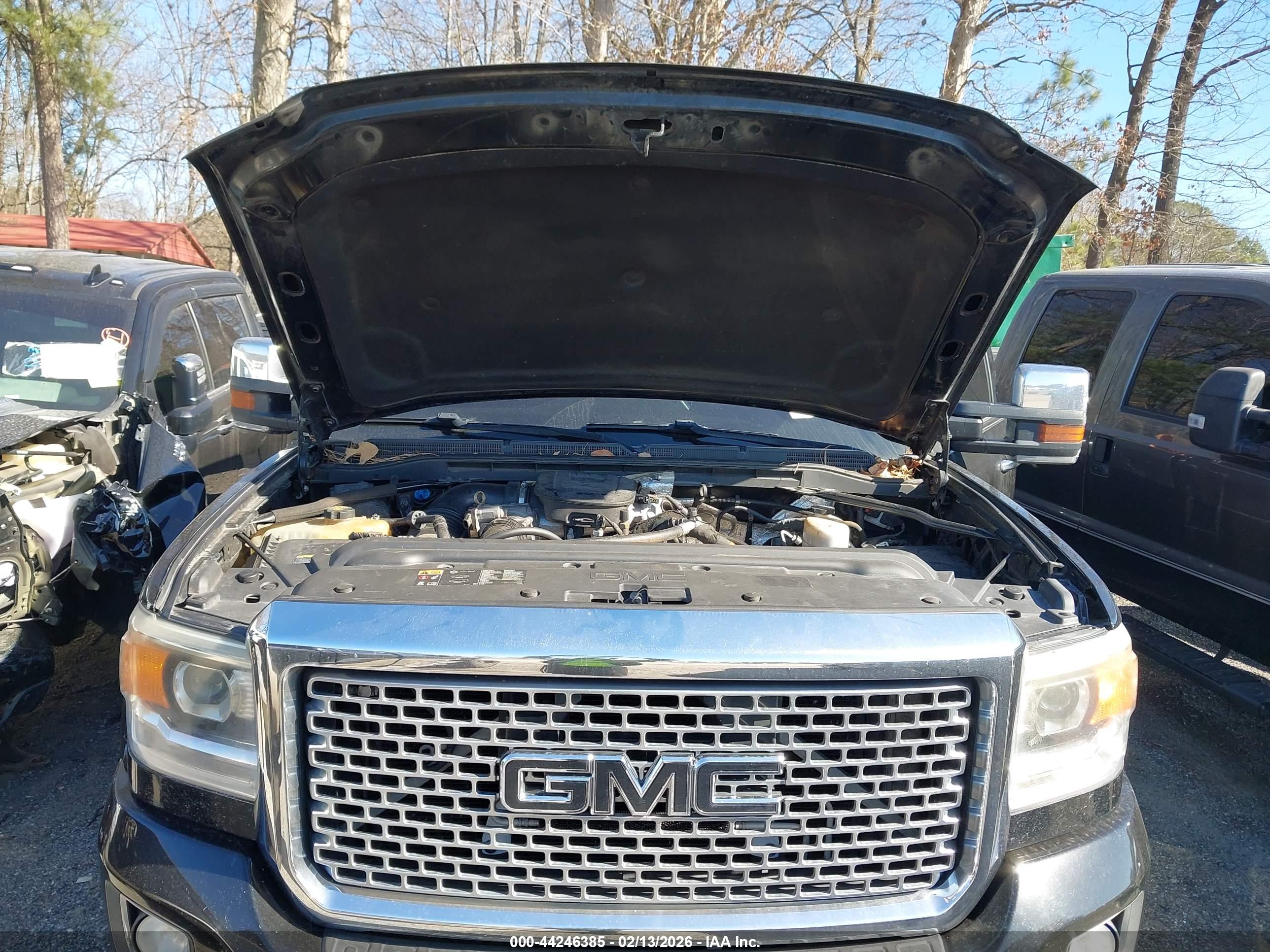 GMC SIERRA image 10