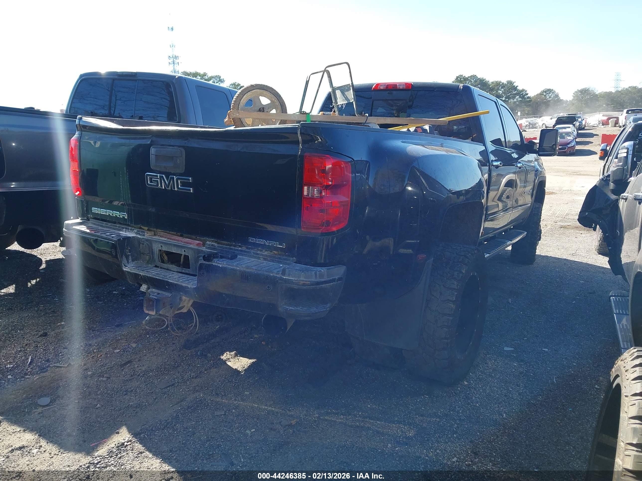 GMC SIERRA image 4