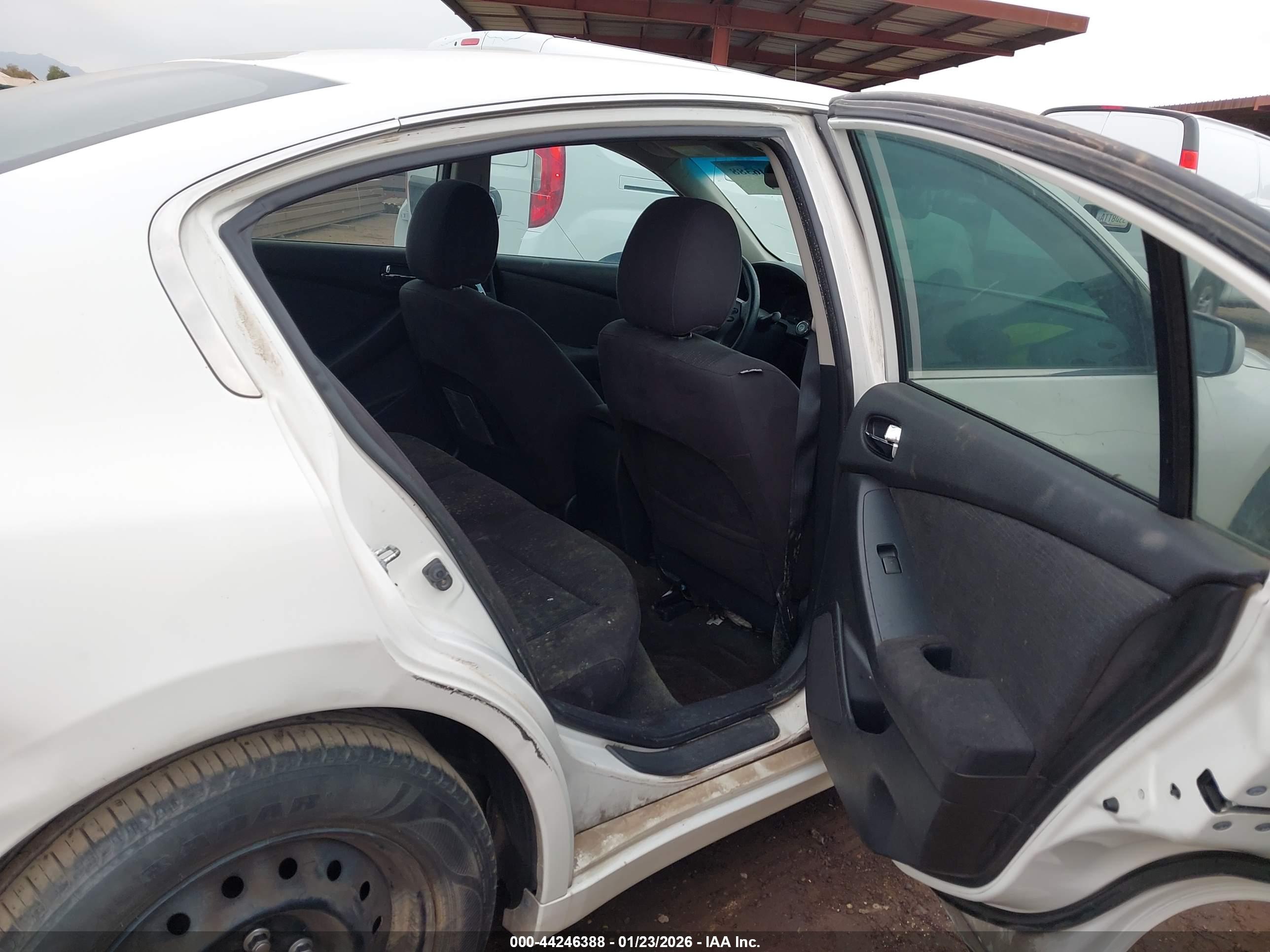 NISSAN ALTIMA image 8