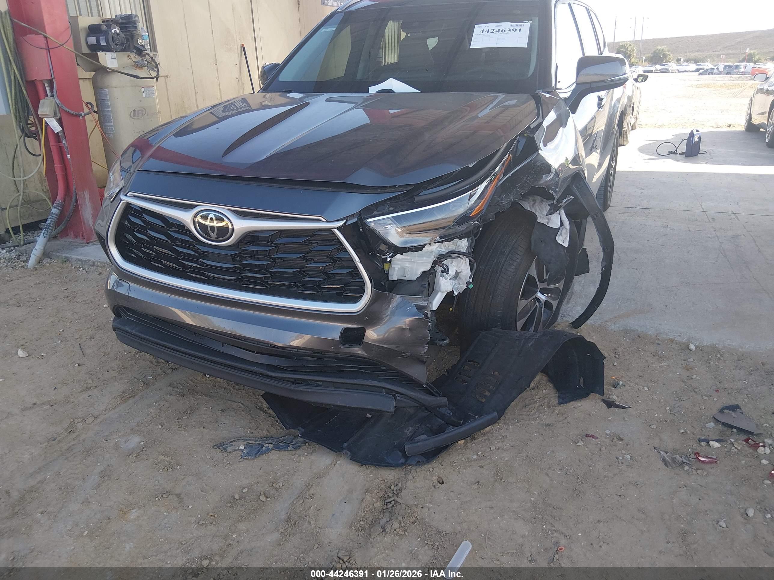 TOYOTA HIGHLANDER image 6