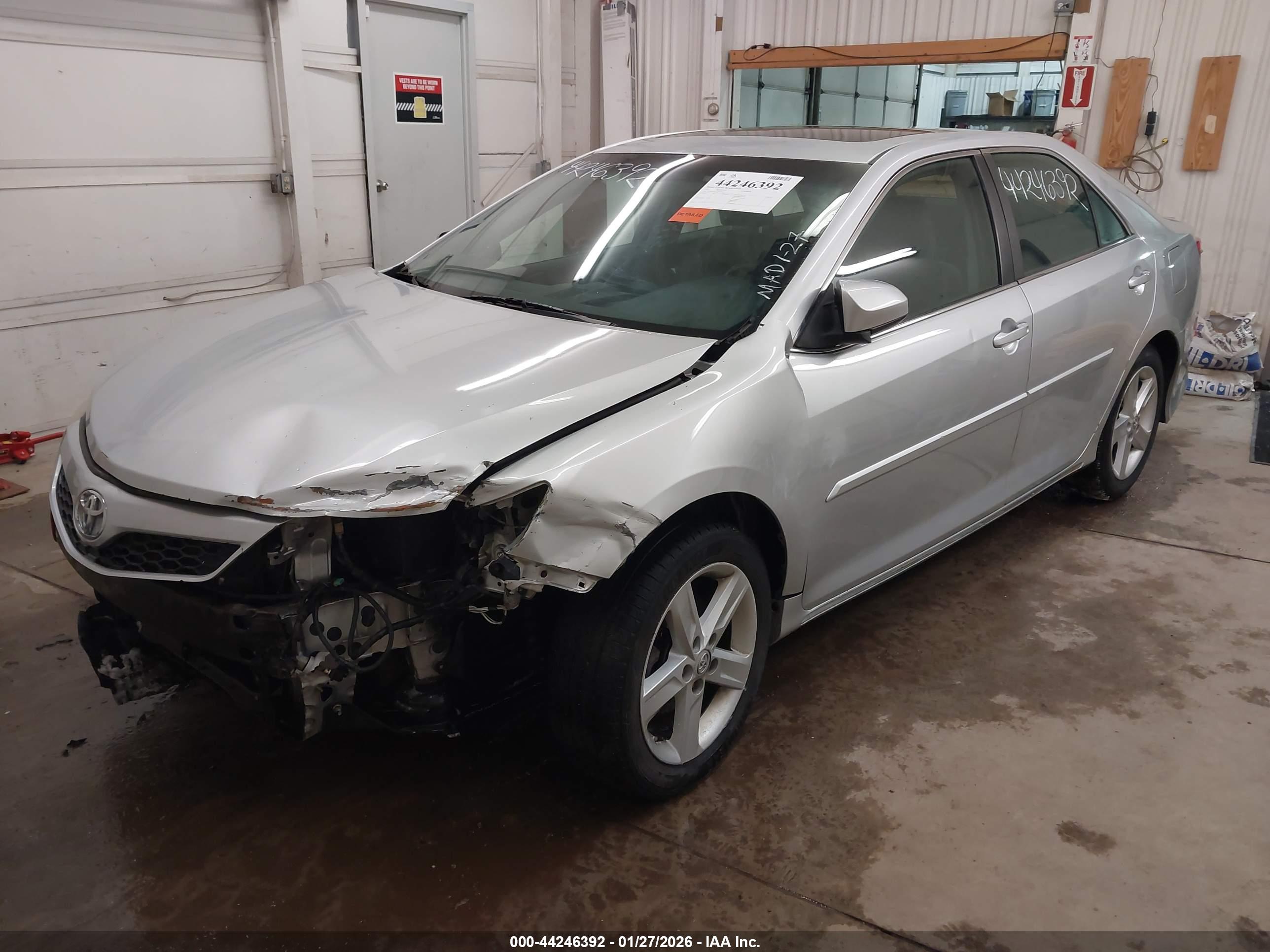 TOYOTA CAMRY image 2