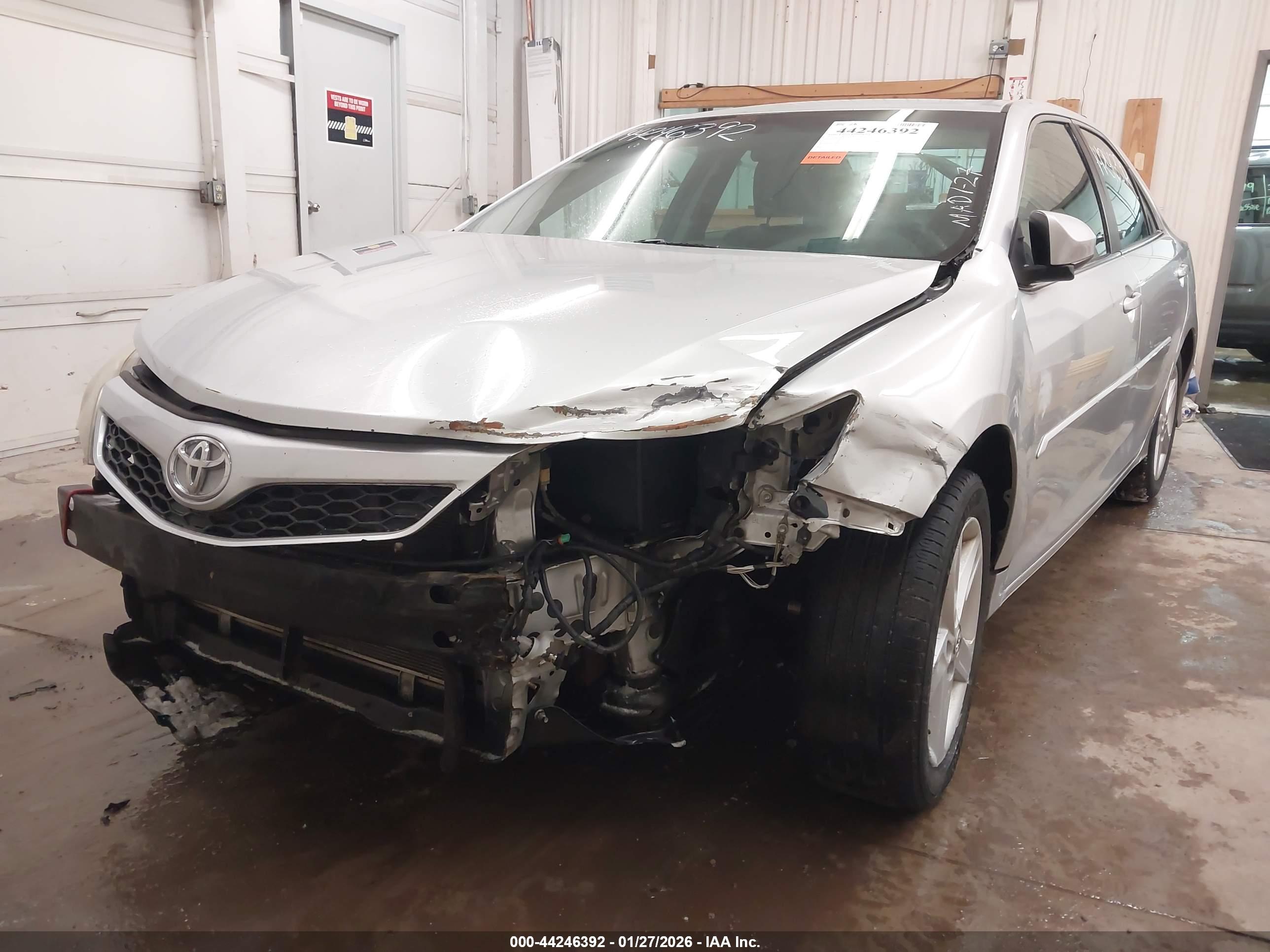 TOYOTA CAMRY image 6