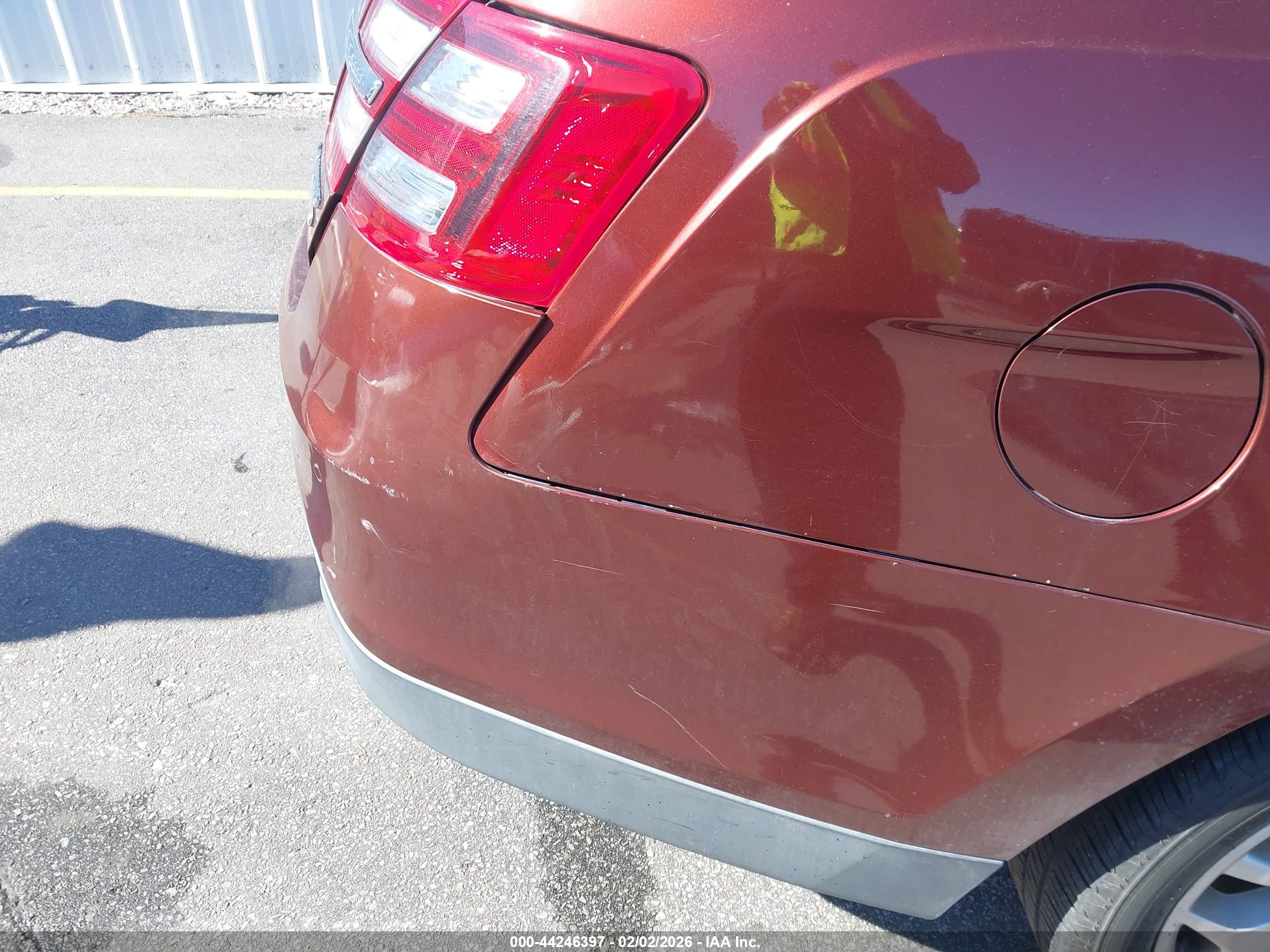 FORD TAURUS image 6