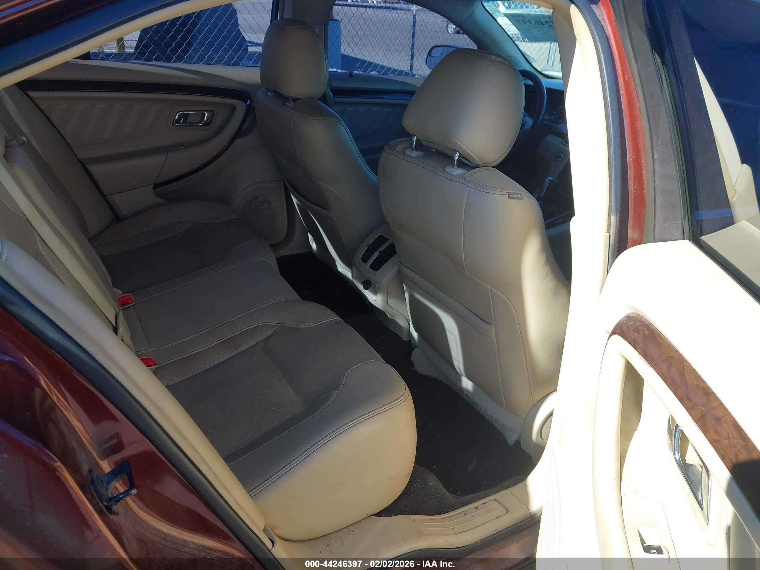 FORD TAURUS image 8