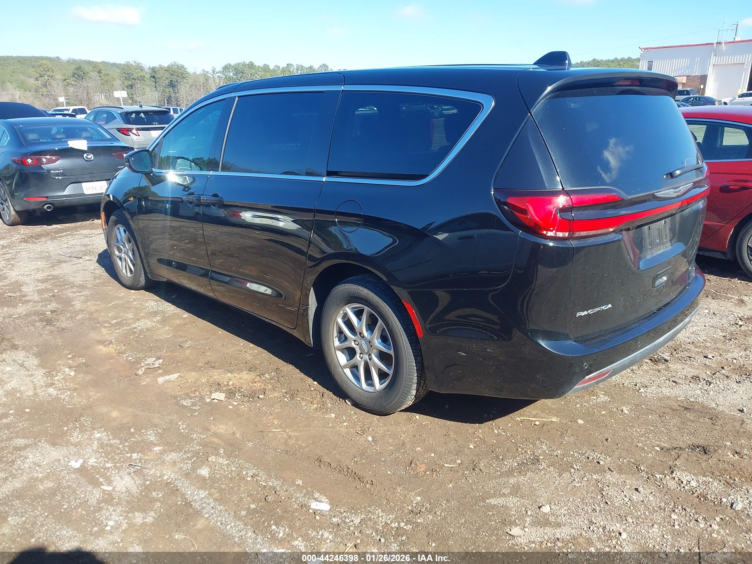 CHRYSLER PACIFICA image 3