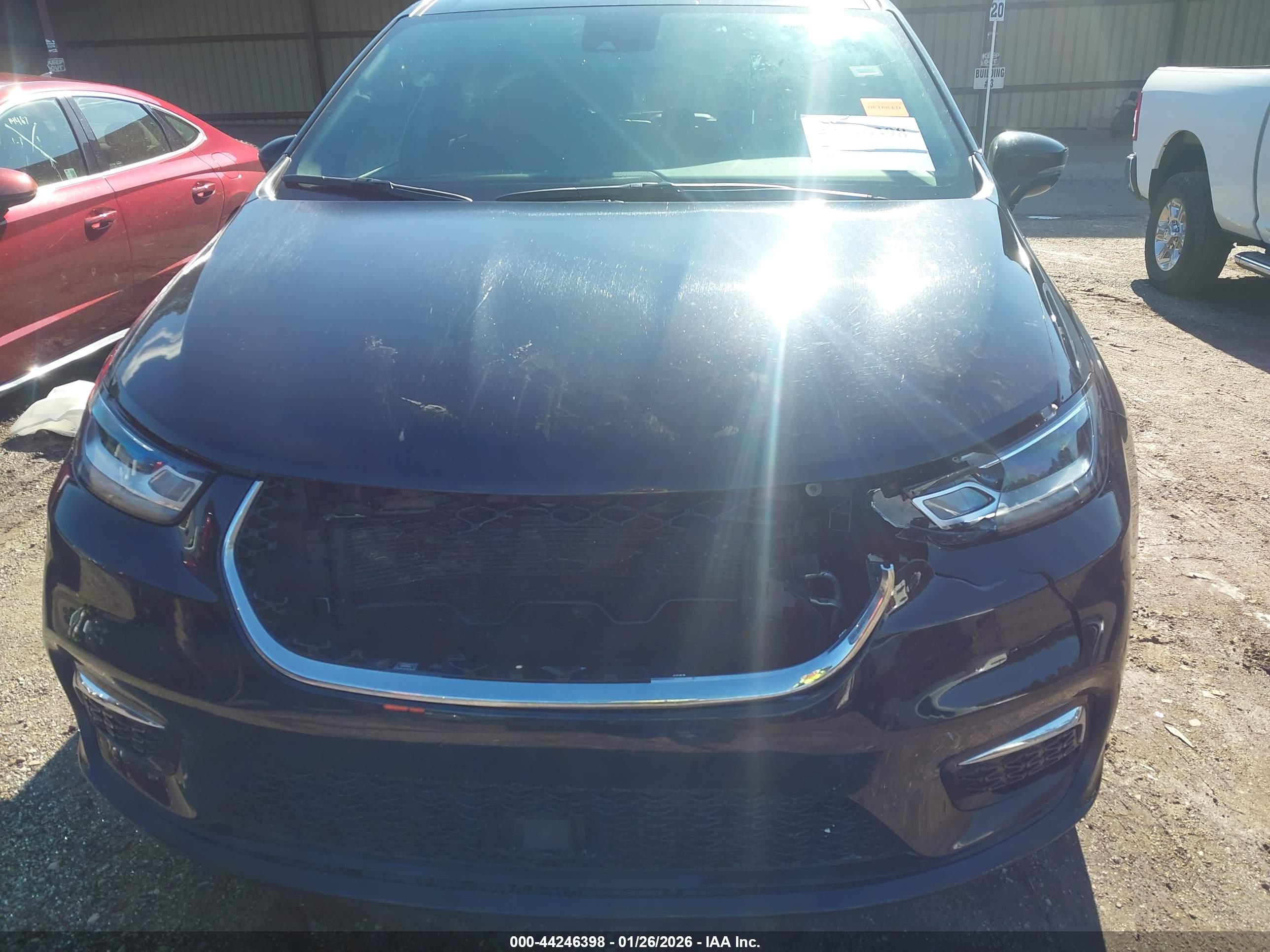 CHRYSLER PACIFICA image 6