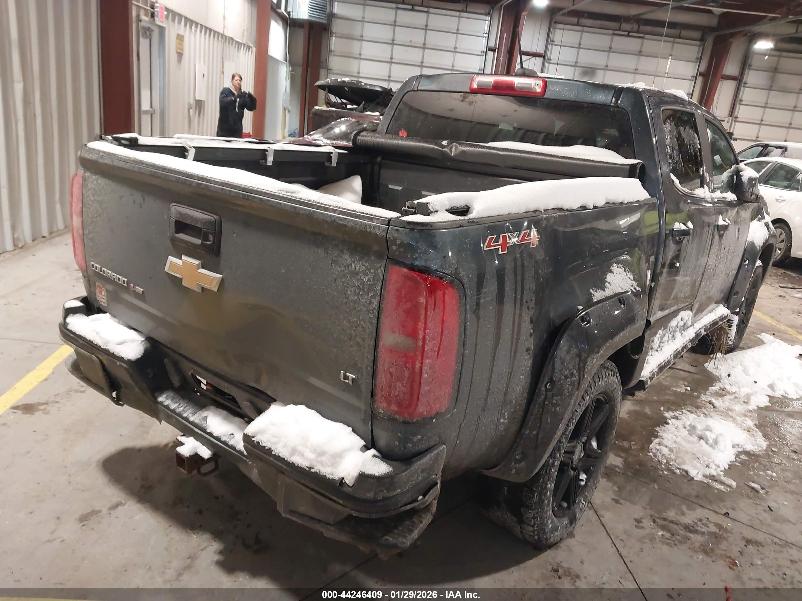 CHEVROLET COLORADO image 4