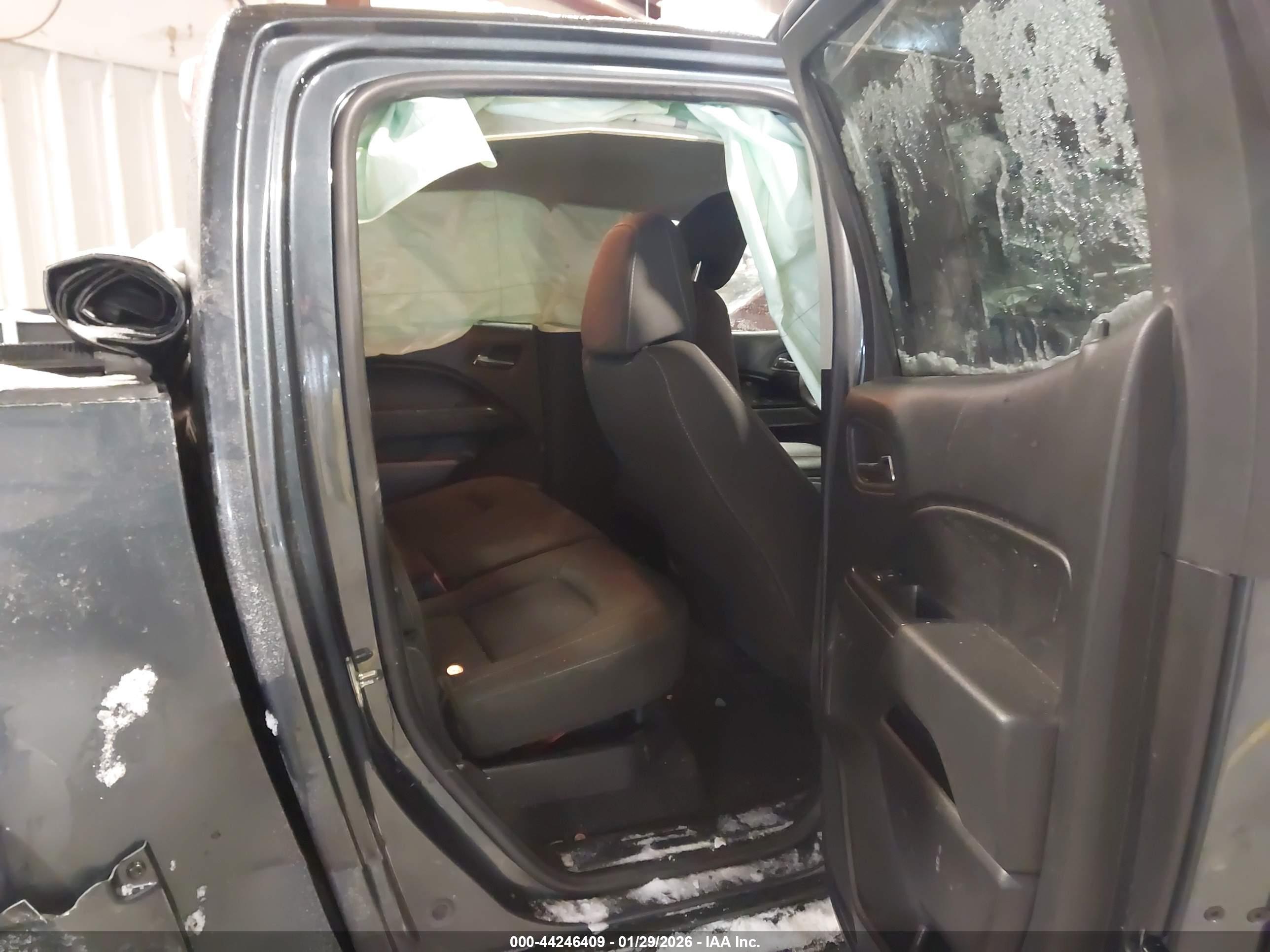 CHEVROLET COLORADO image 8
