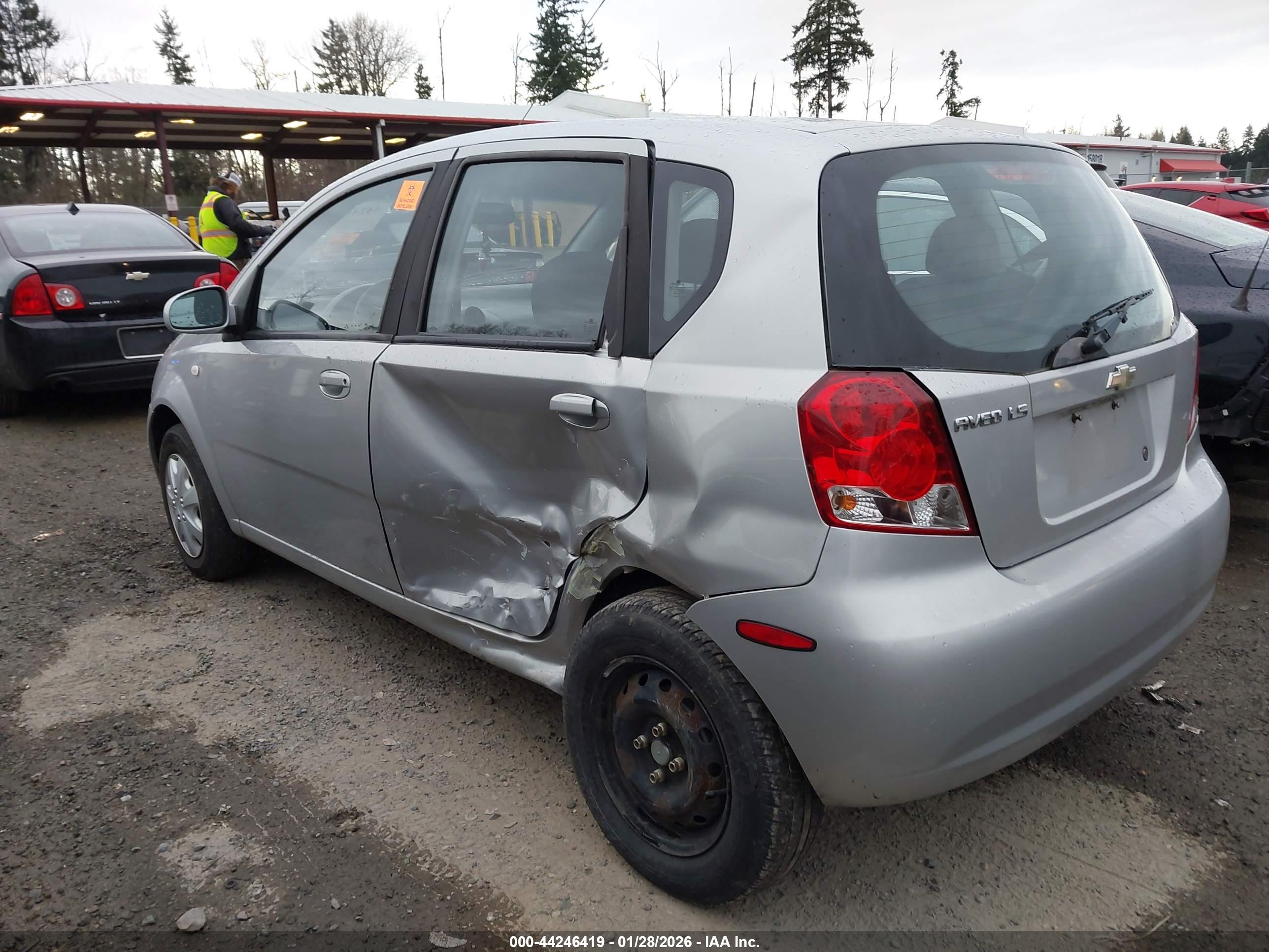 CHEVROLET AVEO image 3