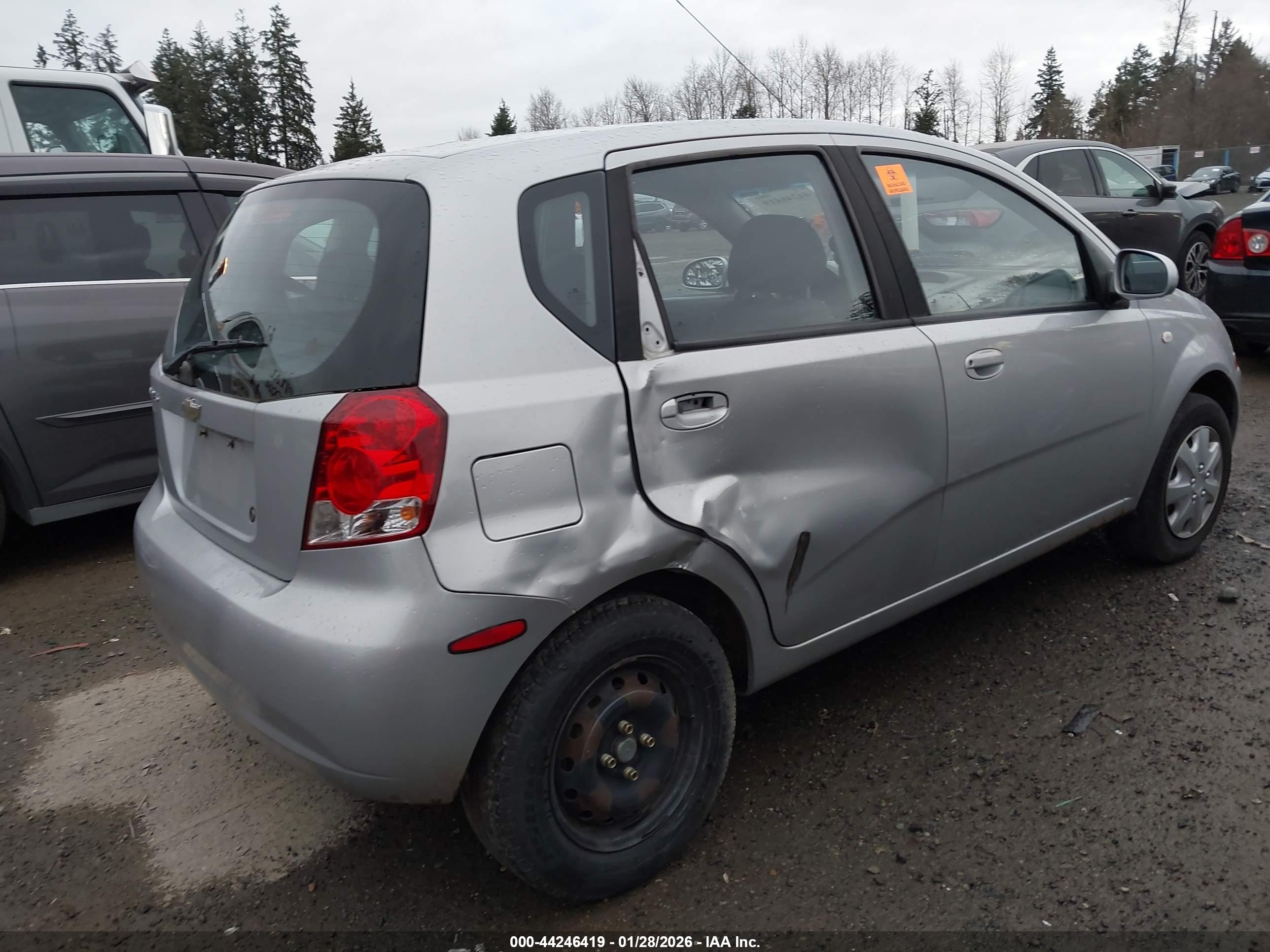 CHEVROLET AVEO image 4