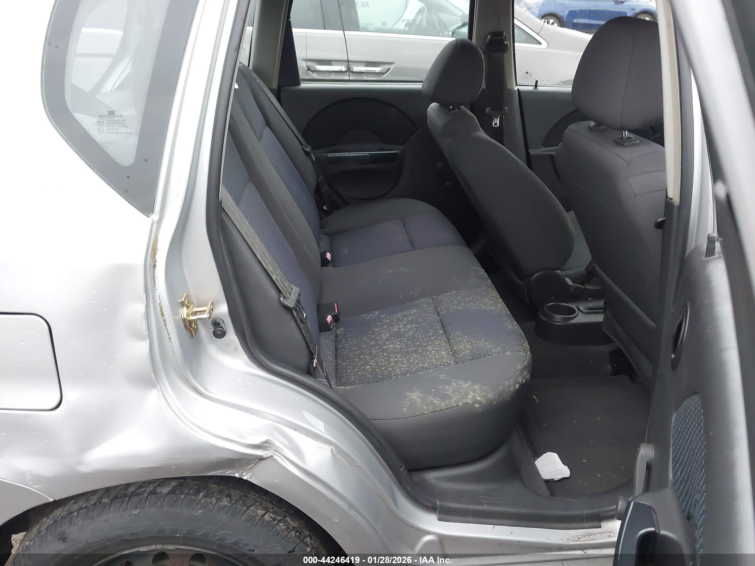 CHEVROLET AVEO image 8