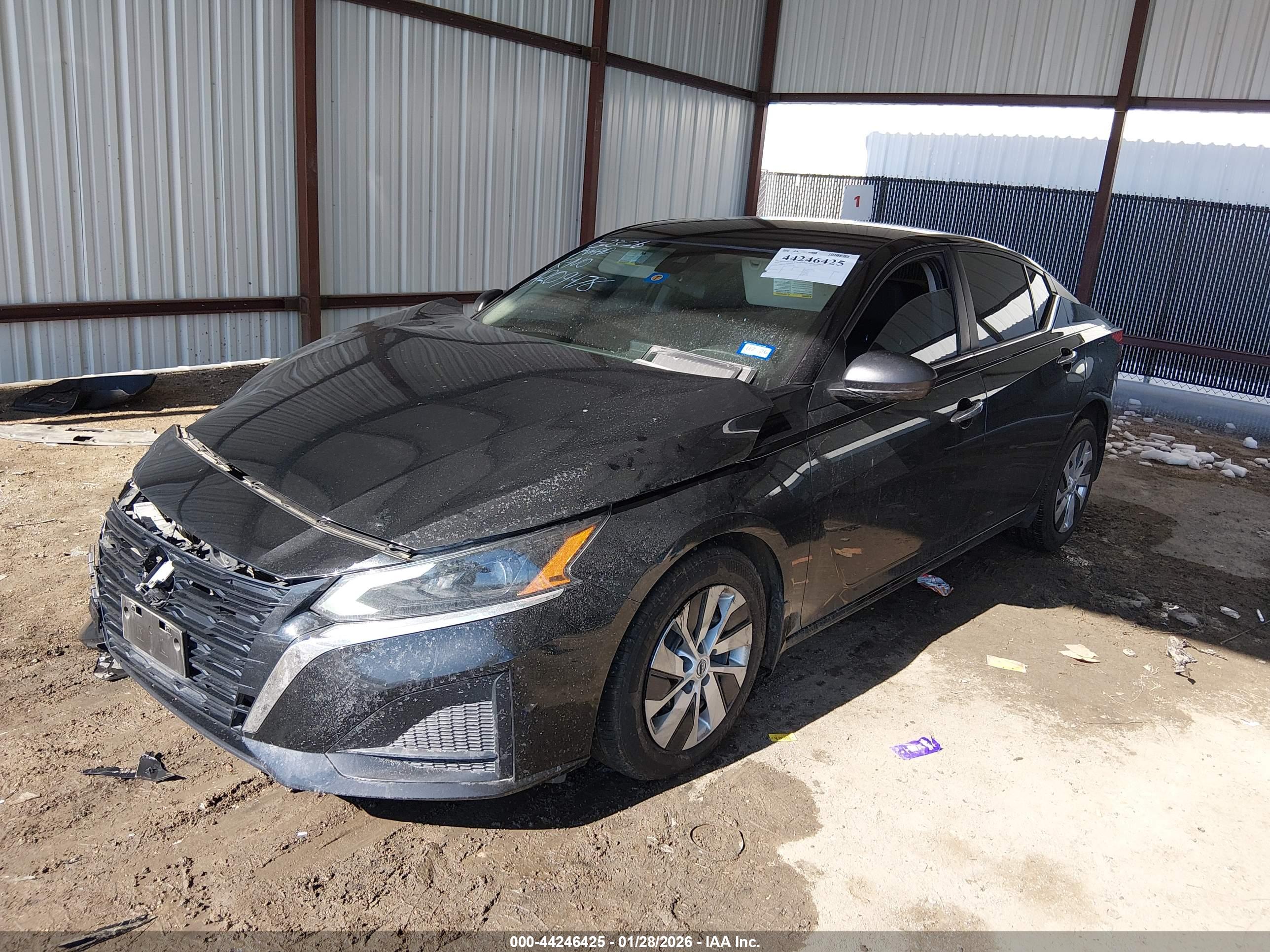 NISSAN ALTIMA image 2