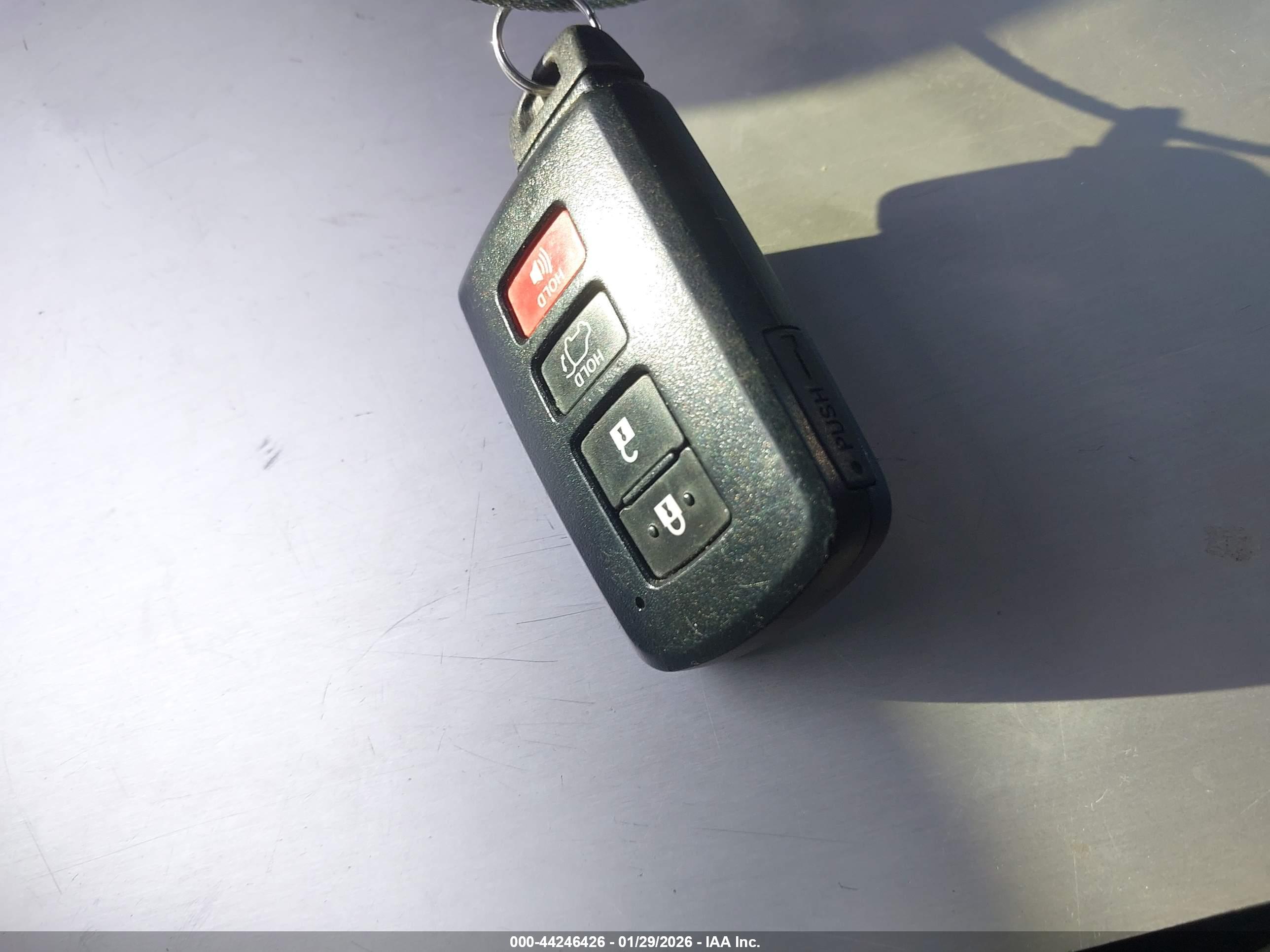 TOYOTA RAV4 image 11