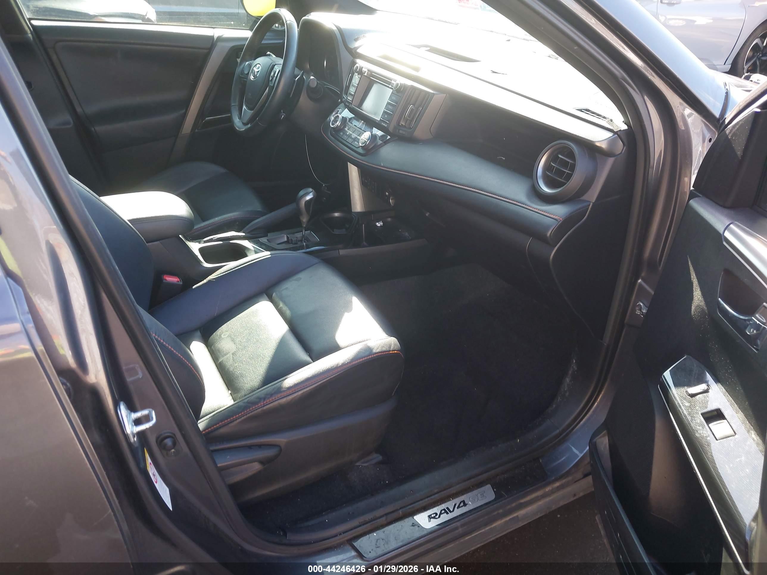TOYOTA RAV4 image 5