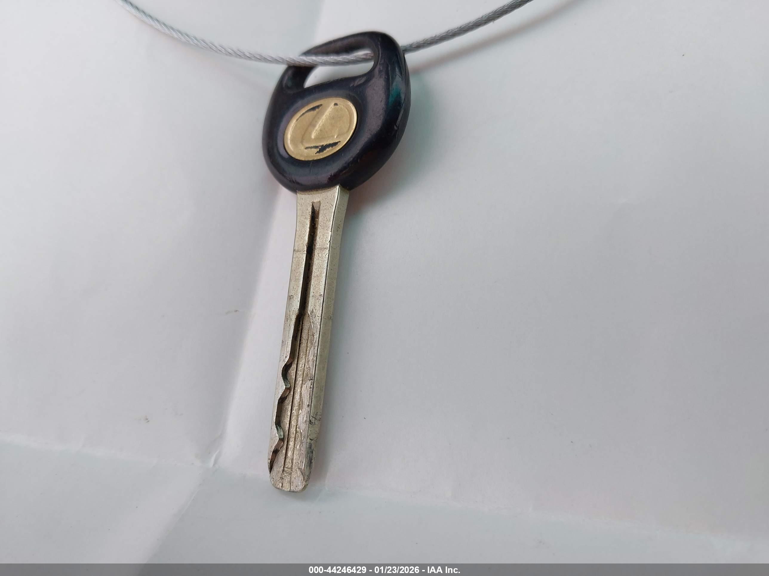 LEXUS ES image 11
