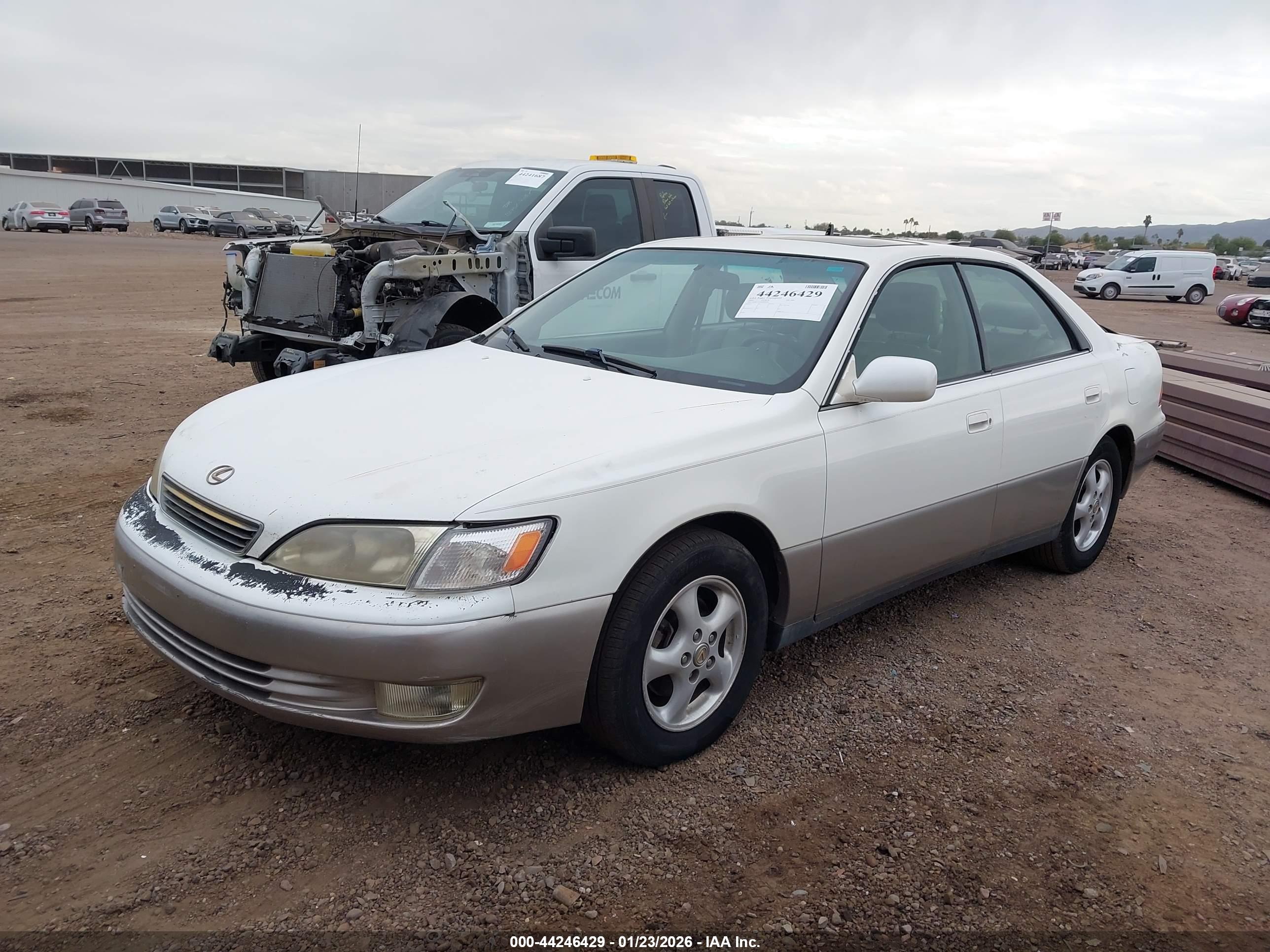 LEXUS ES image 2