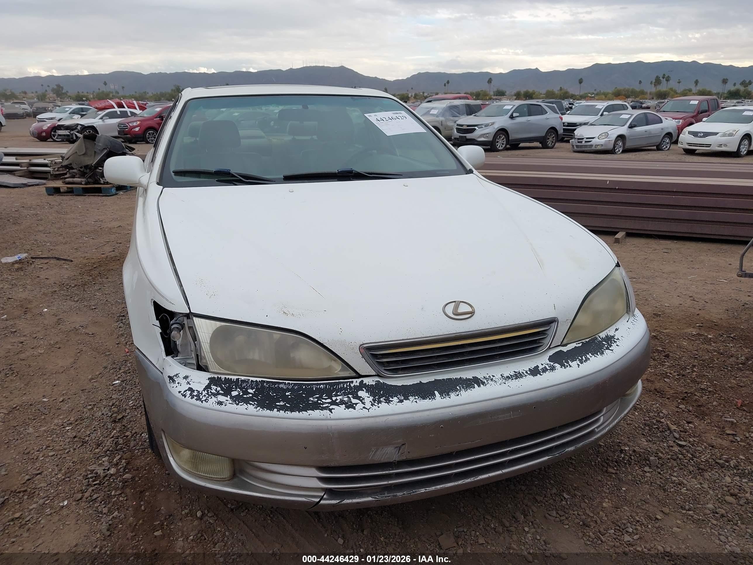 LEXUS ES image 6
