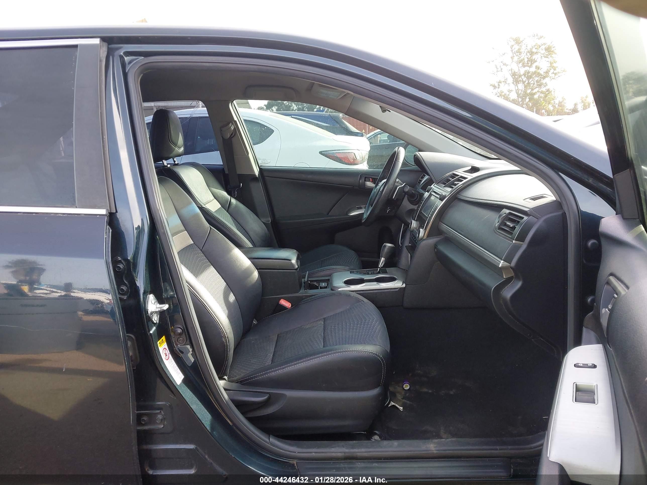 TOYOTA CAMRY image 5