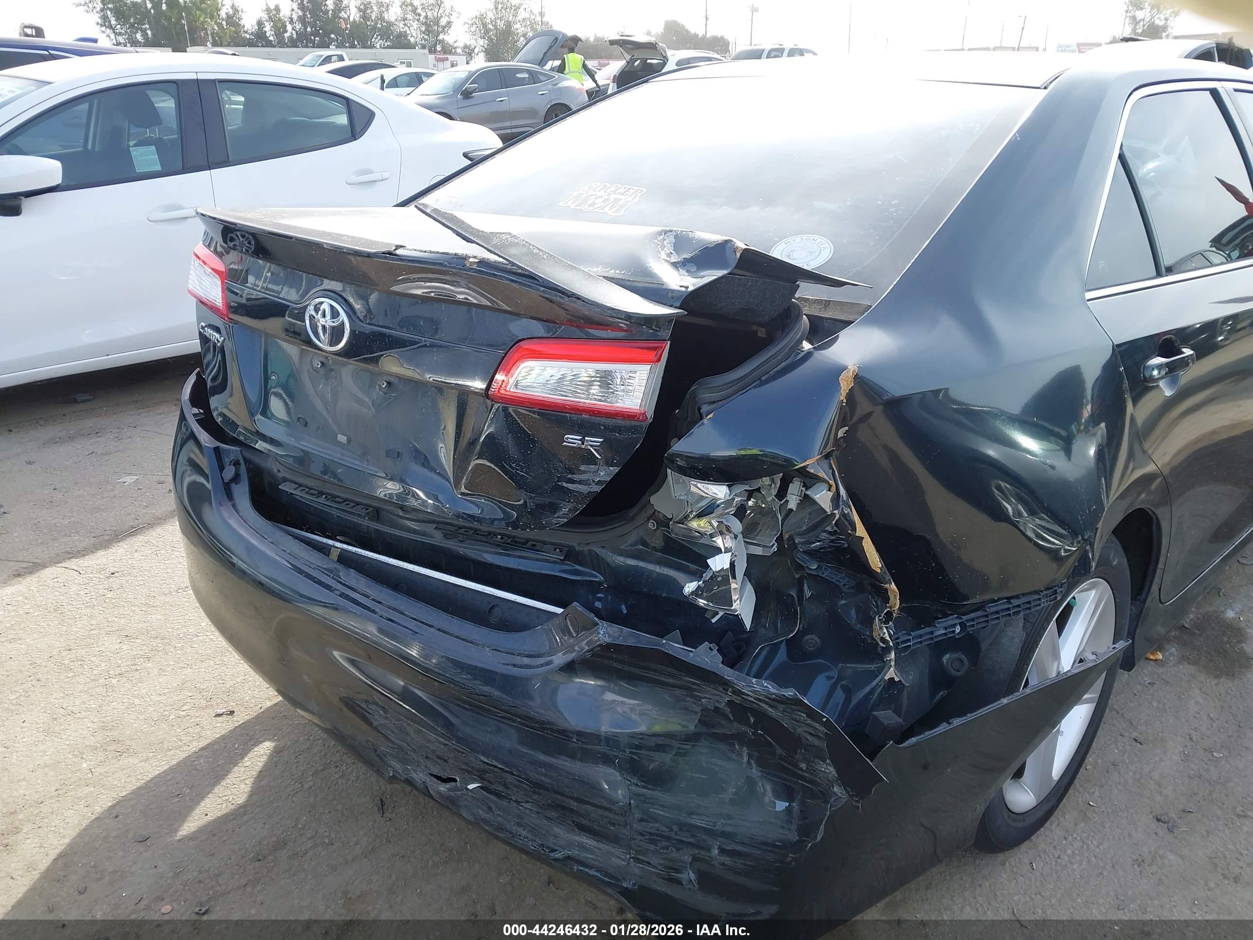 TOYOTA CAMRY image 6