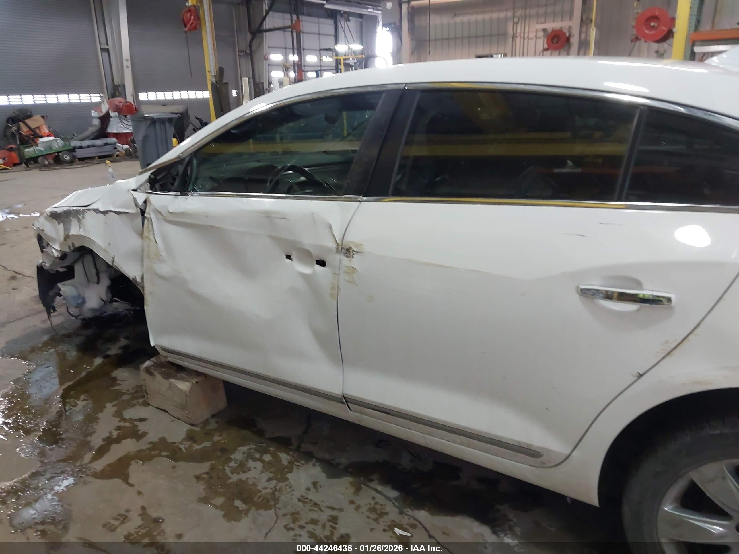BUICK LACROSSE image 6