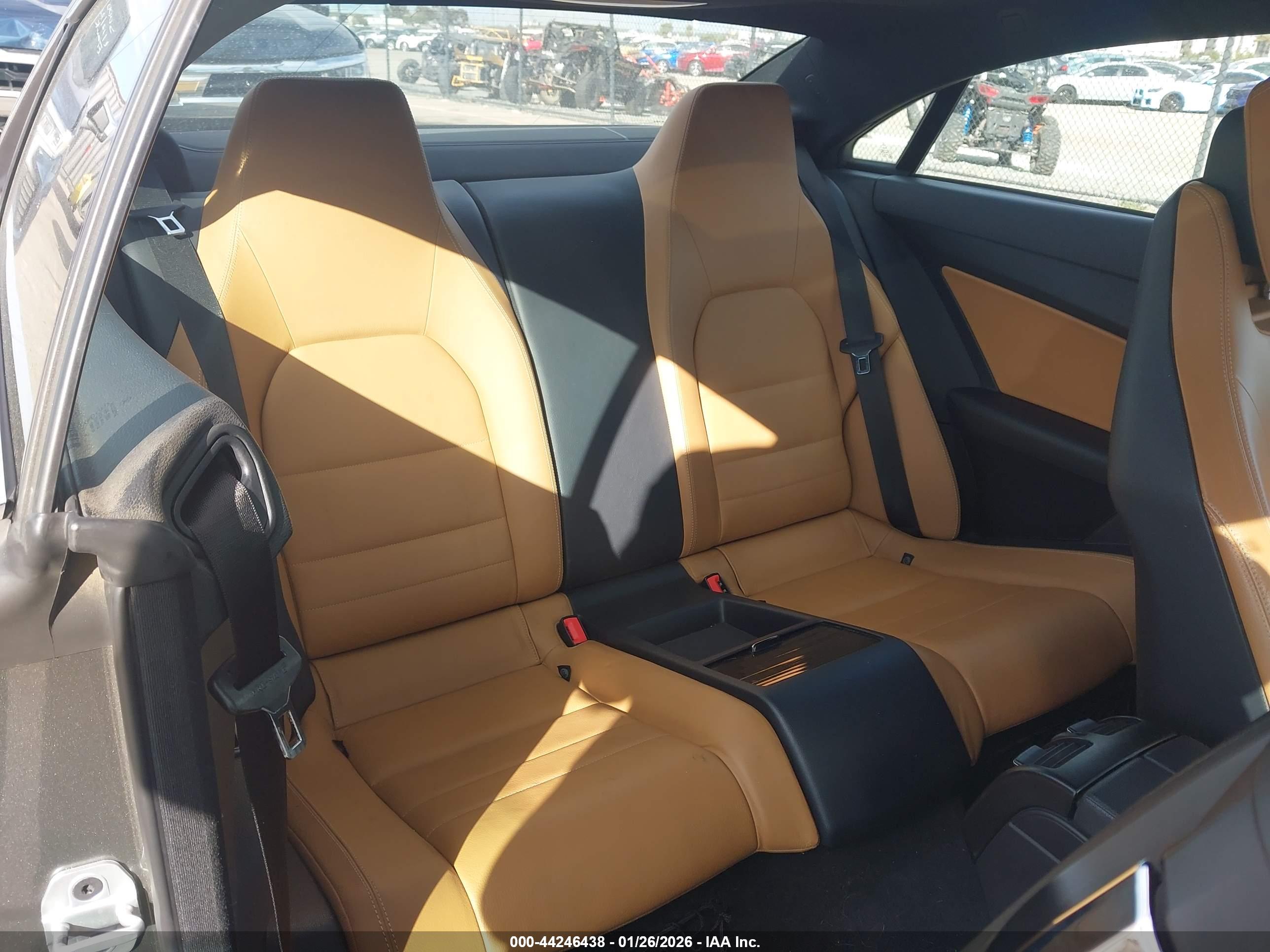 MERCEDES-BENZ E image 8