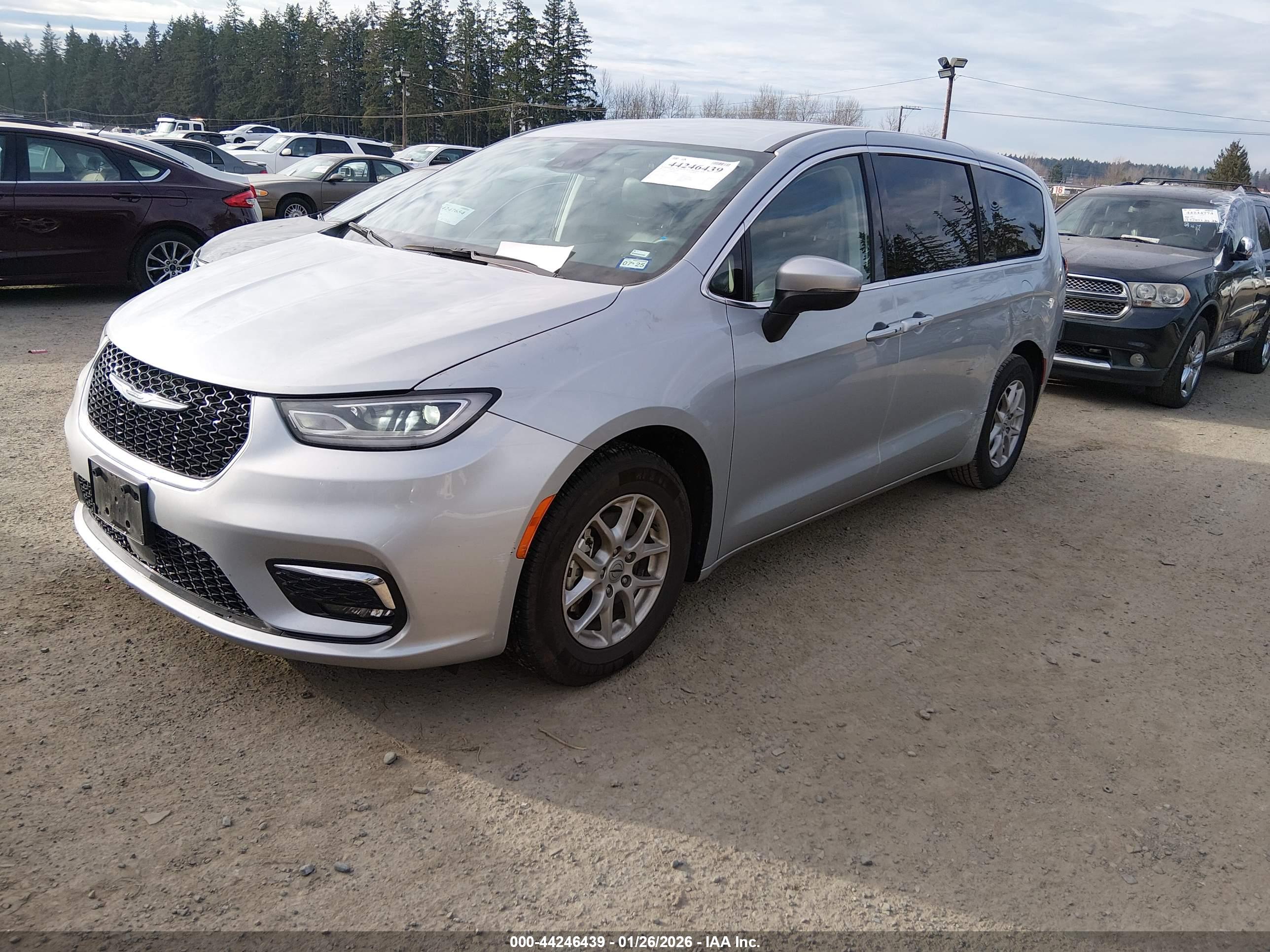 CHRYSLER PACIFICA image 2