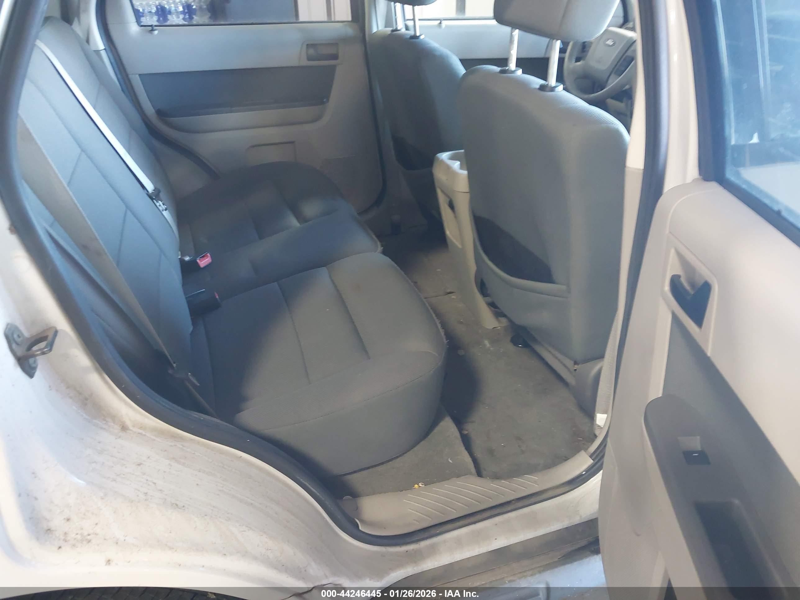 FORD ESCAPE image 8