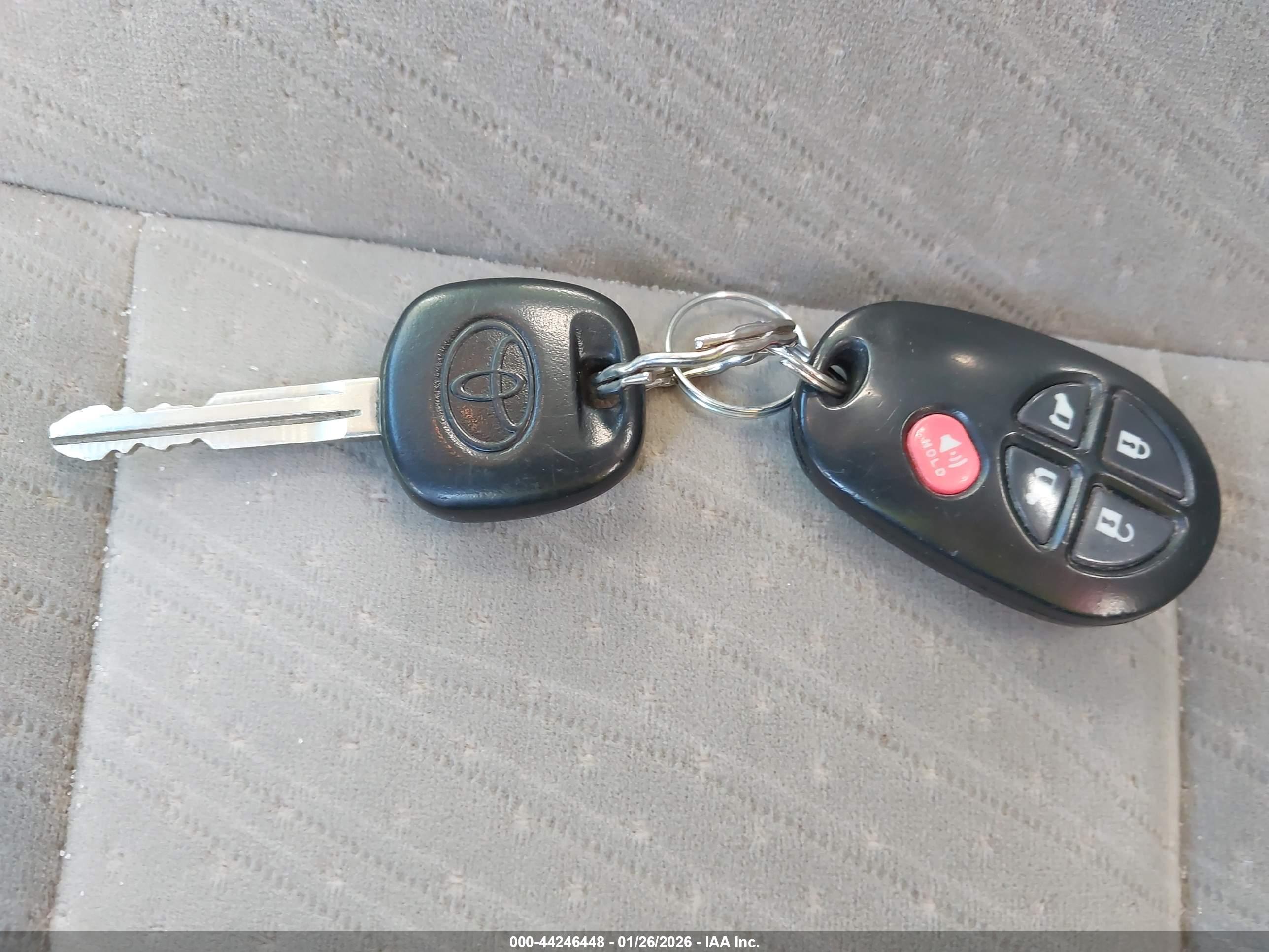 TOYOTA SIENNA image 11