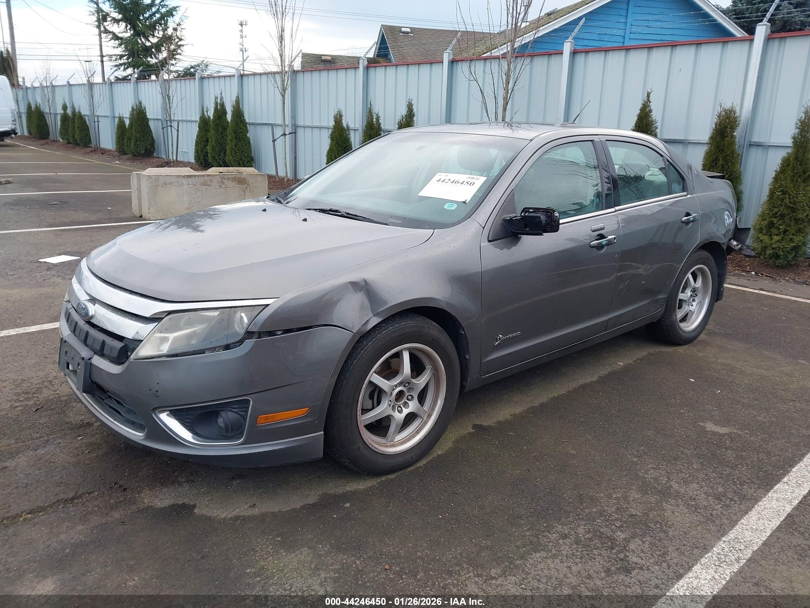 FORD FUSION image 2
